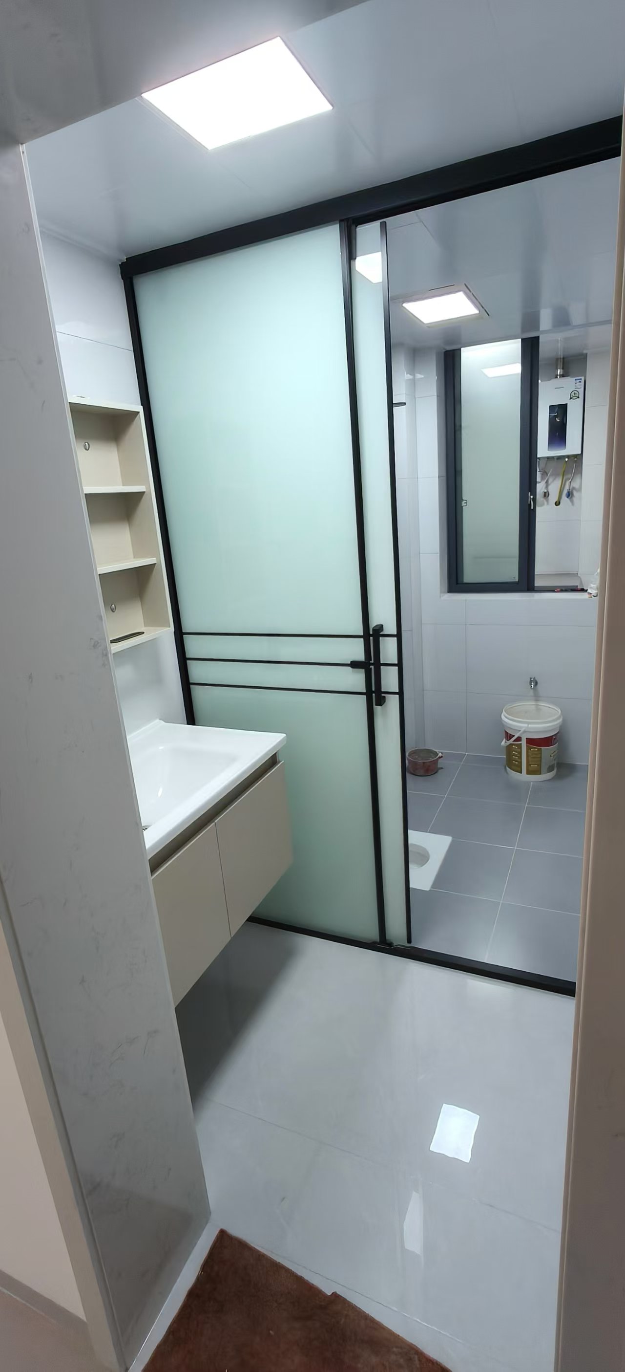互助小区电梯房  3室2厅2卫   2200.00元/月室内图
