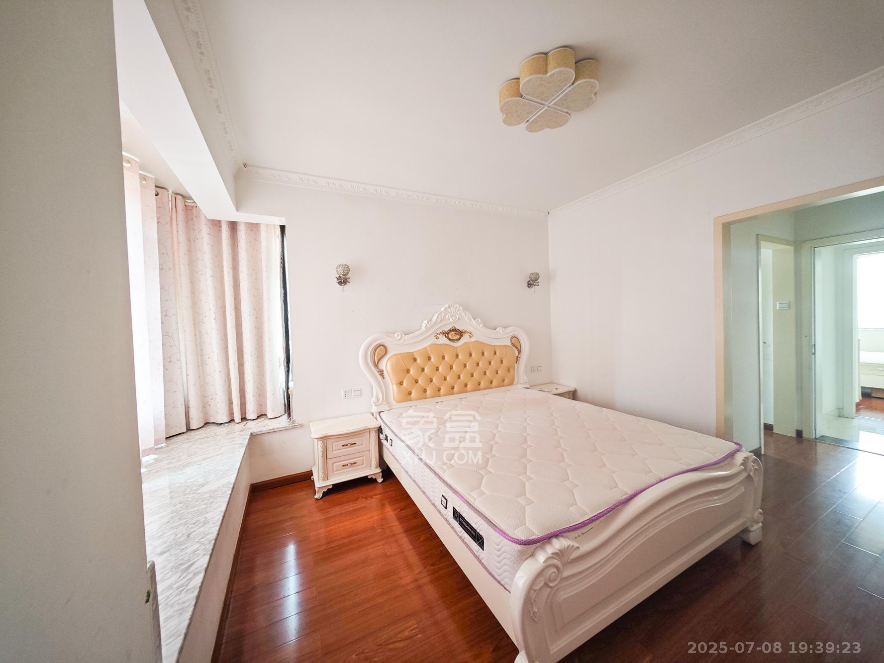 山语城三期 3室1厅2卫 85.0万 山语城三期 3室1厅2卫 85.0万卧室