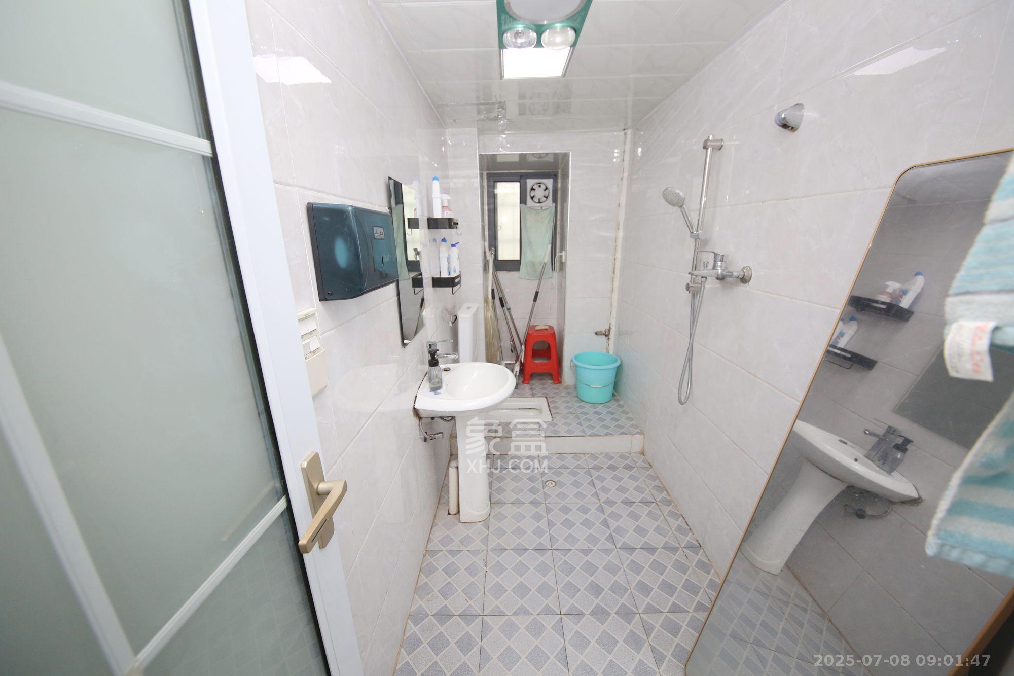 省商务厅宿舍 1室1厅1卫 1800.0元/月 省商务厅宿舍 1室1厅1卫 1800.0元/月室内图