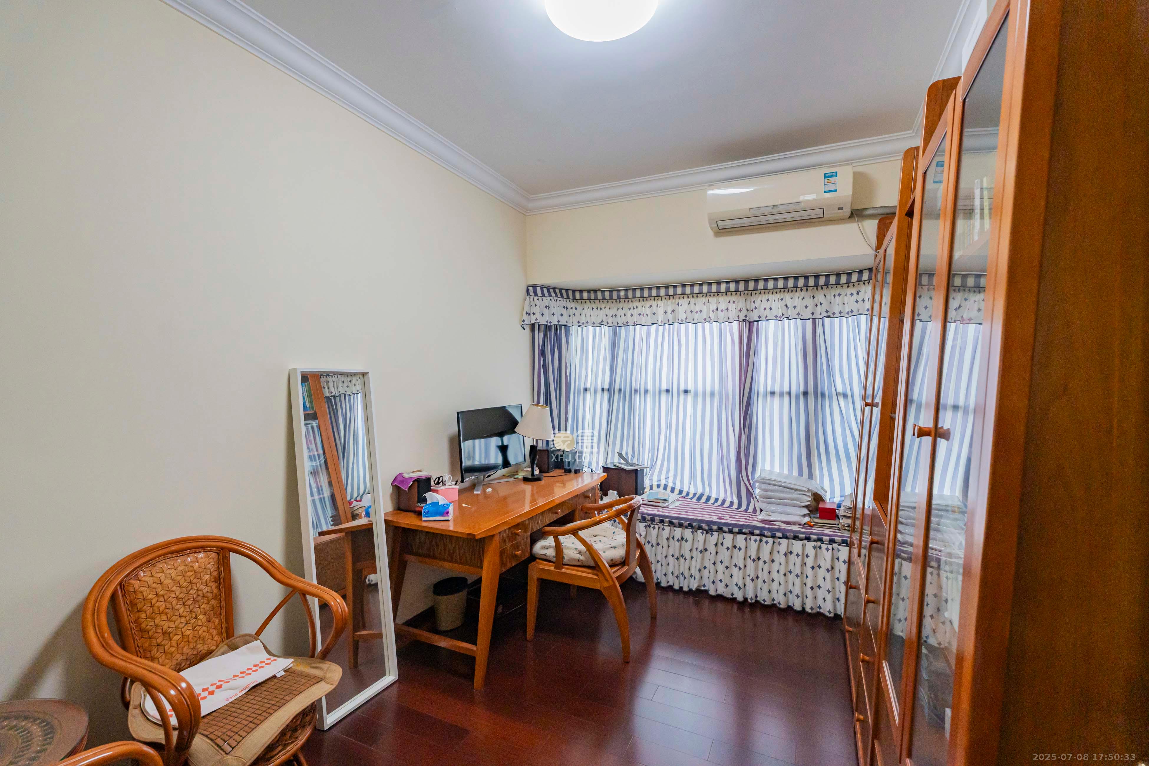 恒大雅苑  4室2厅2卫    166.0万 恒大雅苑  4室2厅2卫    166.0万卧室