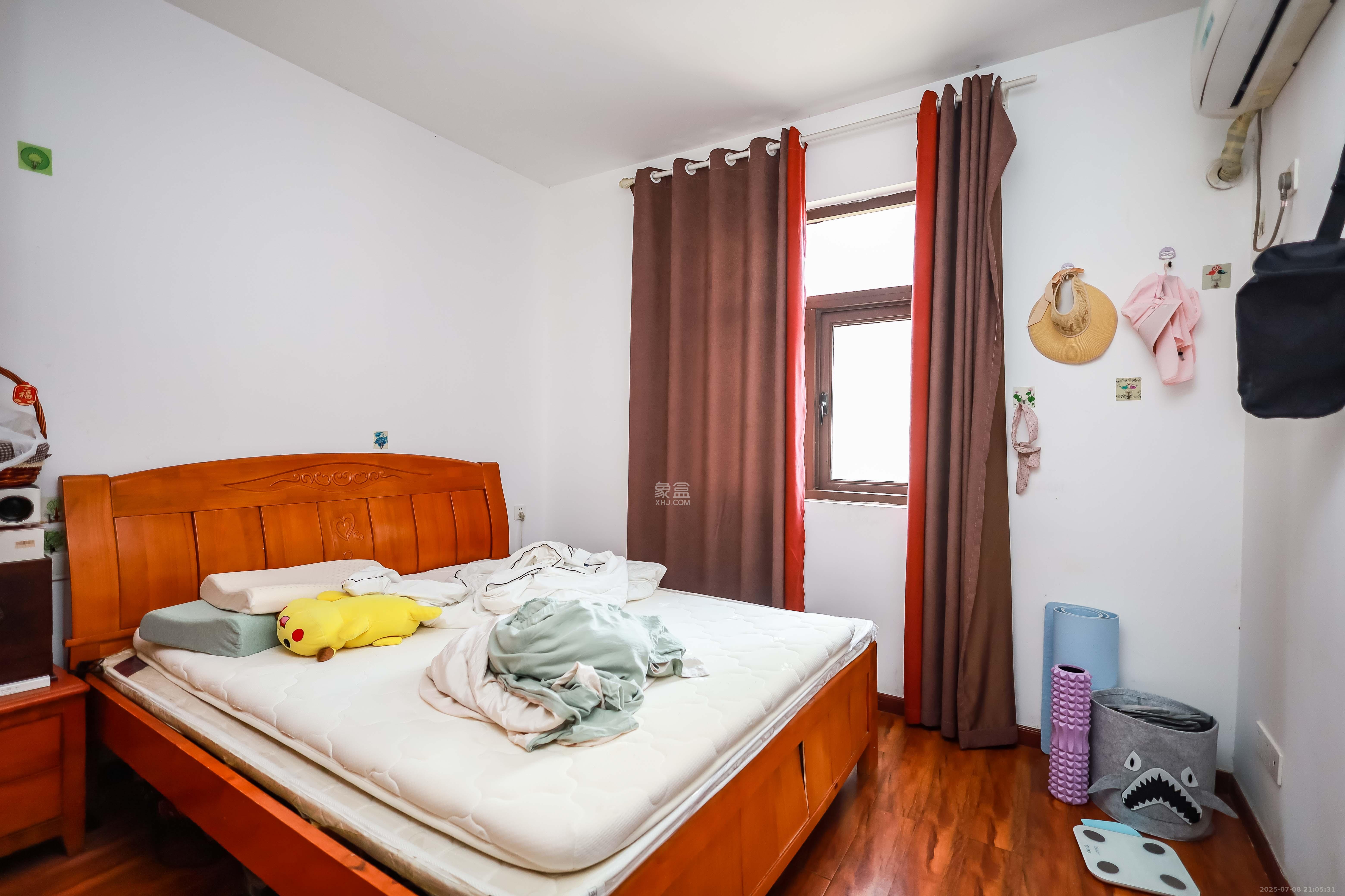 盛景谷山里 2室2厅1卫 75.0万 盛景谷山里 2室2厅1卫 75.0万卧室