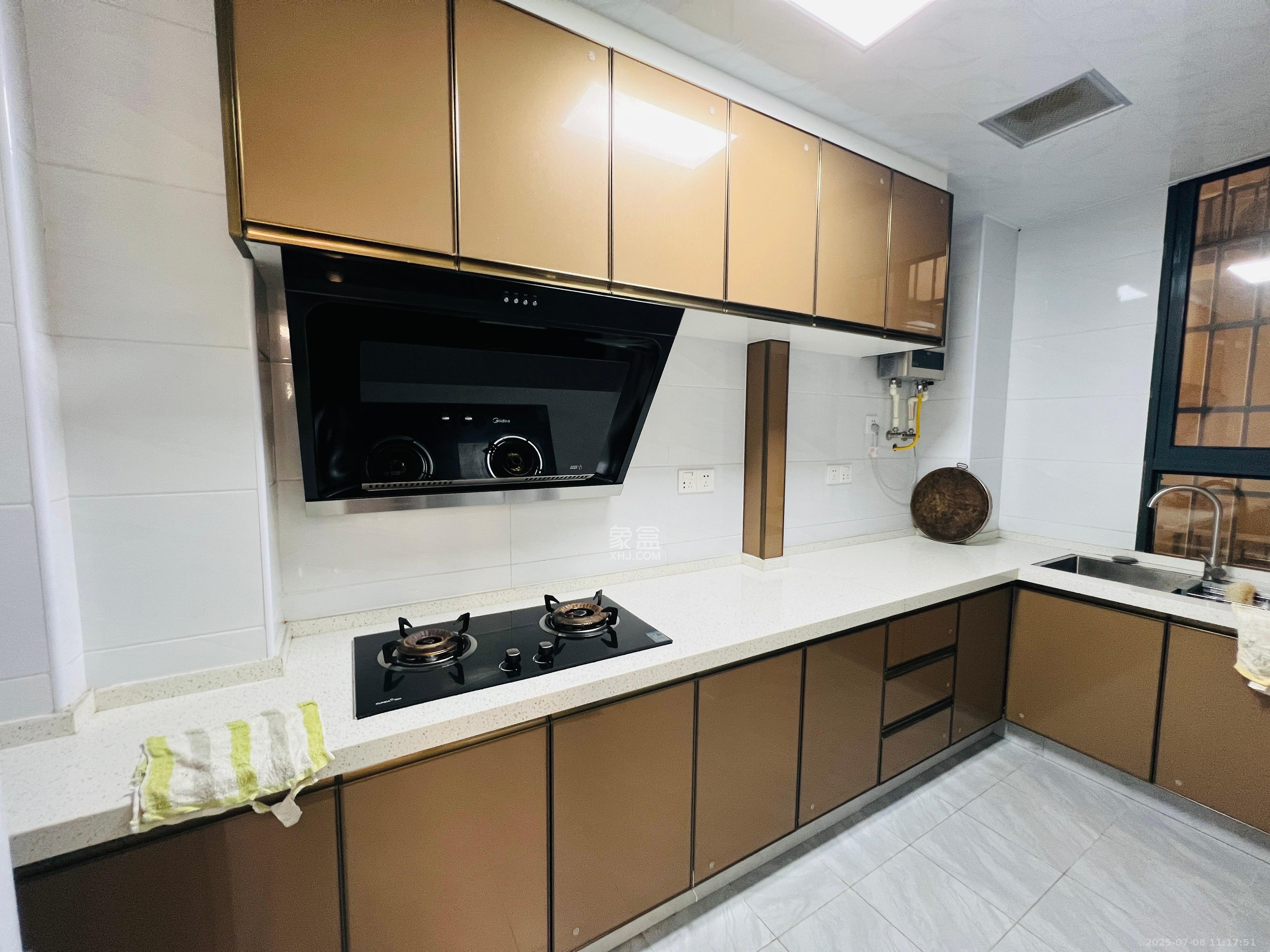 中建芙蓉嘉苑  3室2厅2卫   2500.00元/月室内图
