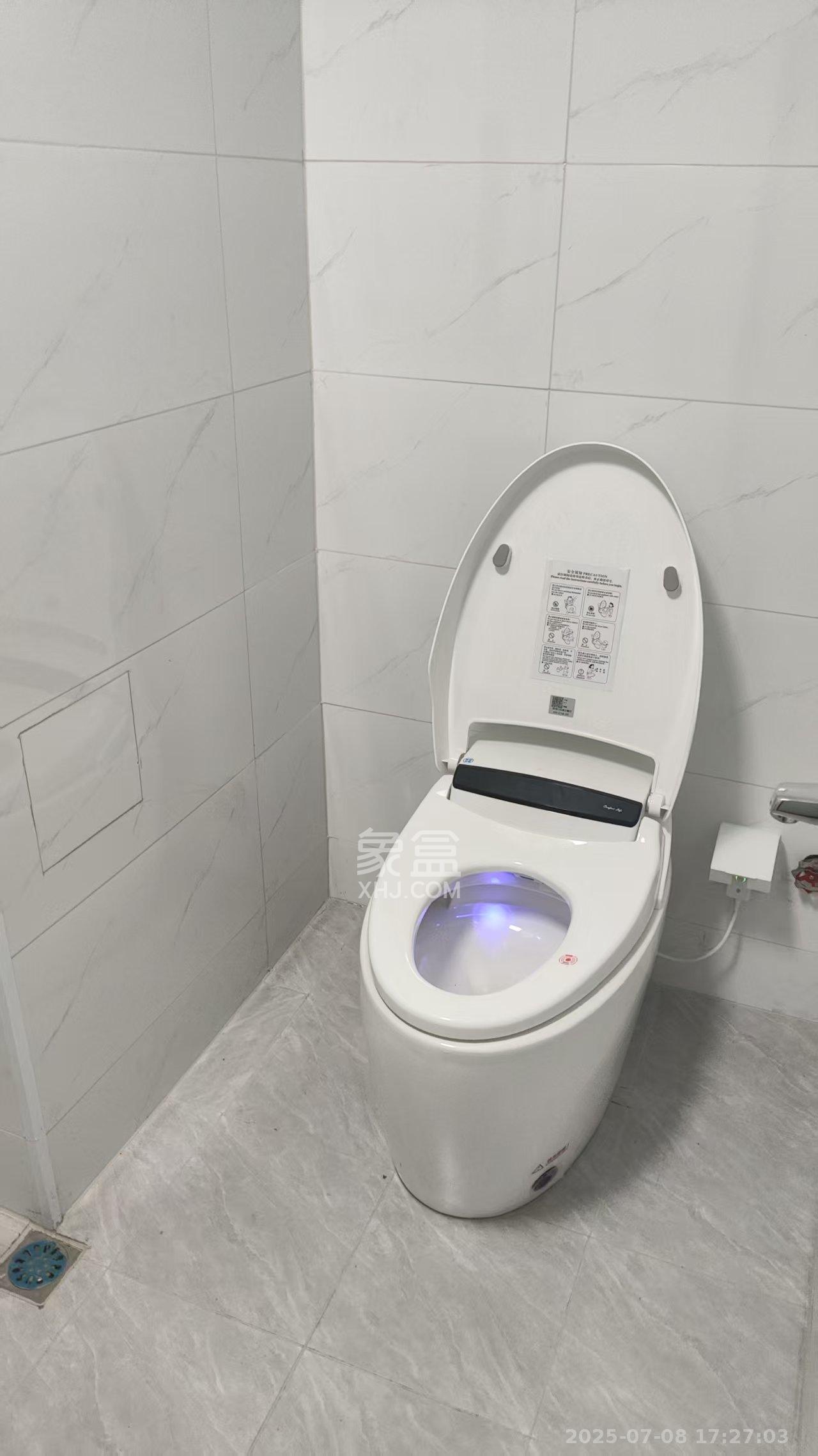 绿地商务广场 1室1厅1卫 2000.0元/月 绿地商务广场 1室1厅1卫 2000.0元/月室内图