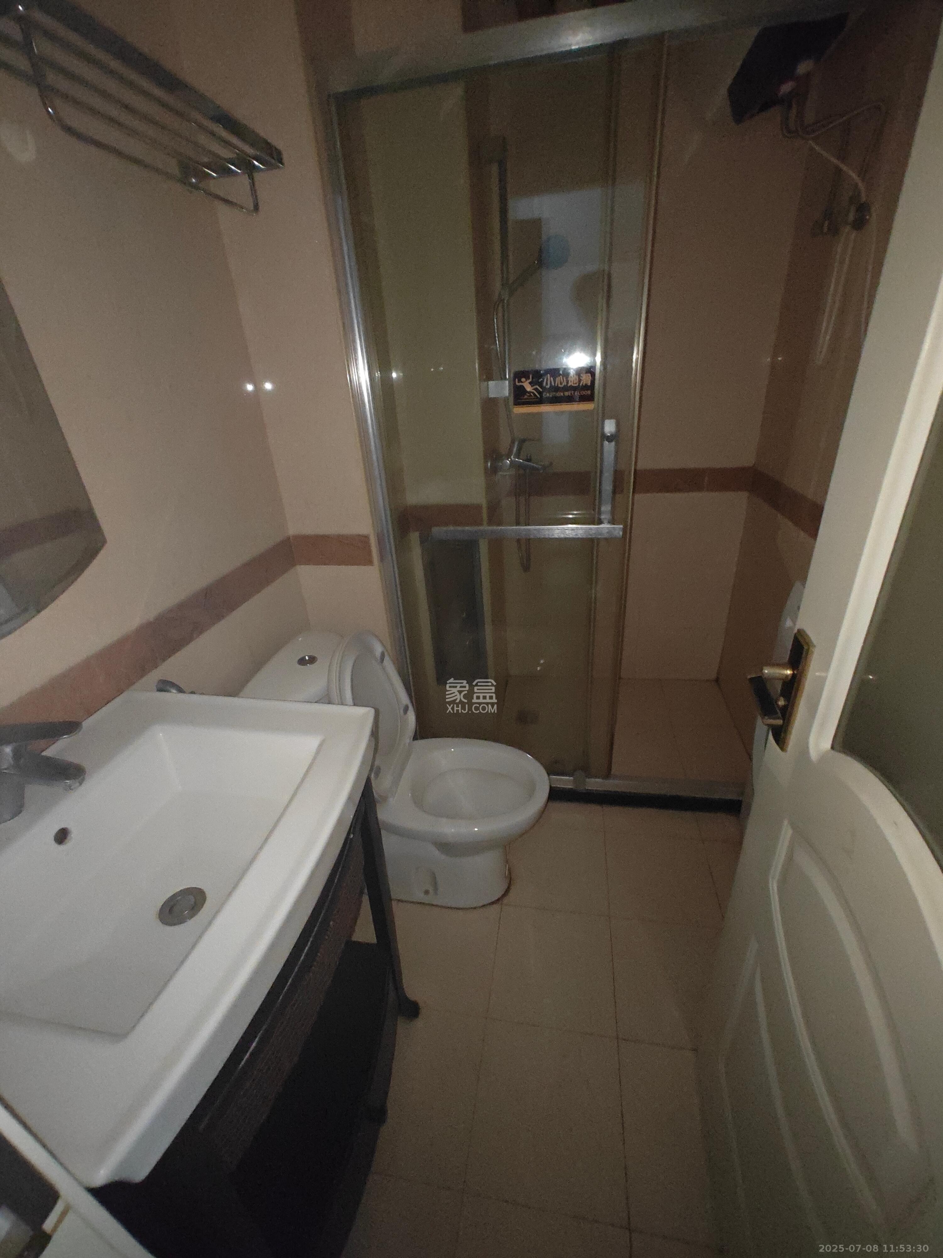 壹号公馆  1室1厅1卫    2300.0元/月 壹号公馆  1室1厅1卫    2300.0元/月室内图