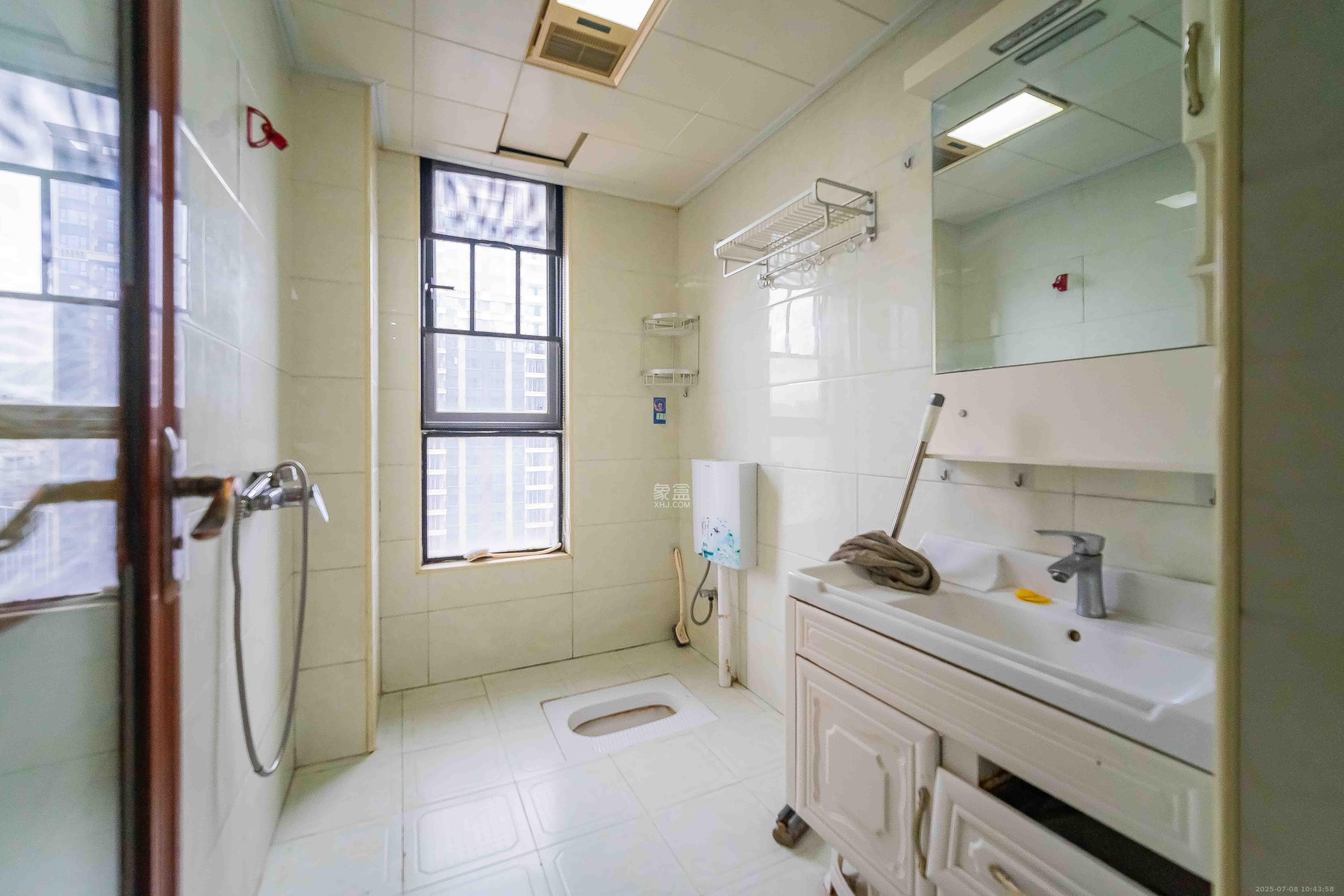 兴旺正佳广场(金石雅苑) 3室2厅2卫 2400.0元/月 兴旺正佳广场(金石雅苑) 3室2厅2卫 2400.0元/月室内图