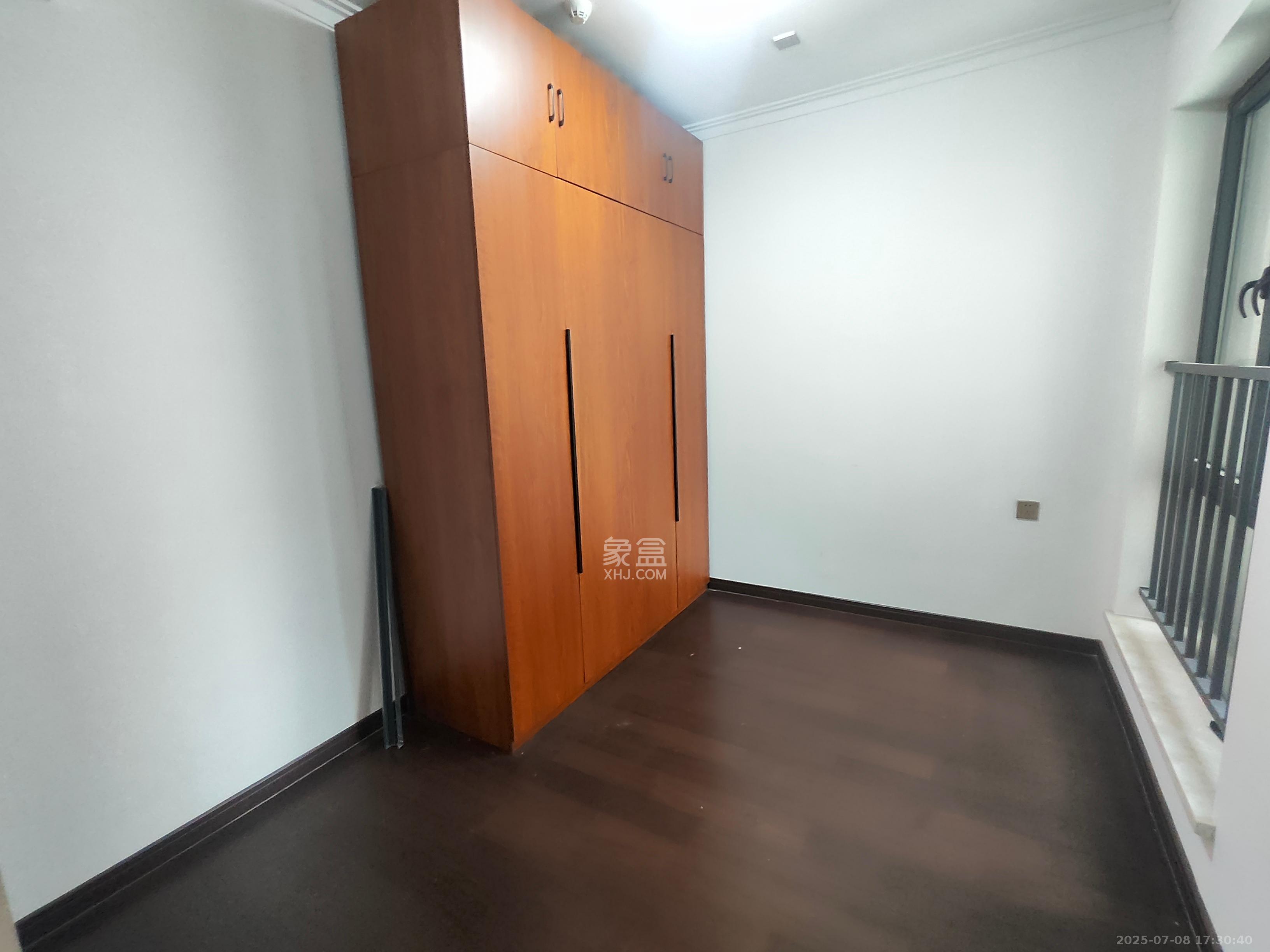 绿地长沙城际空间站（绿地新里佳苑）  3室2厅2卫   3000.00元/月室内图