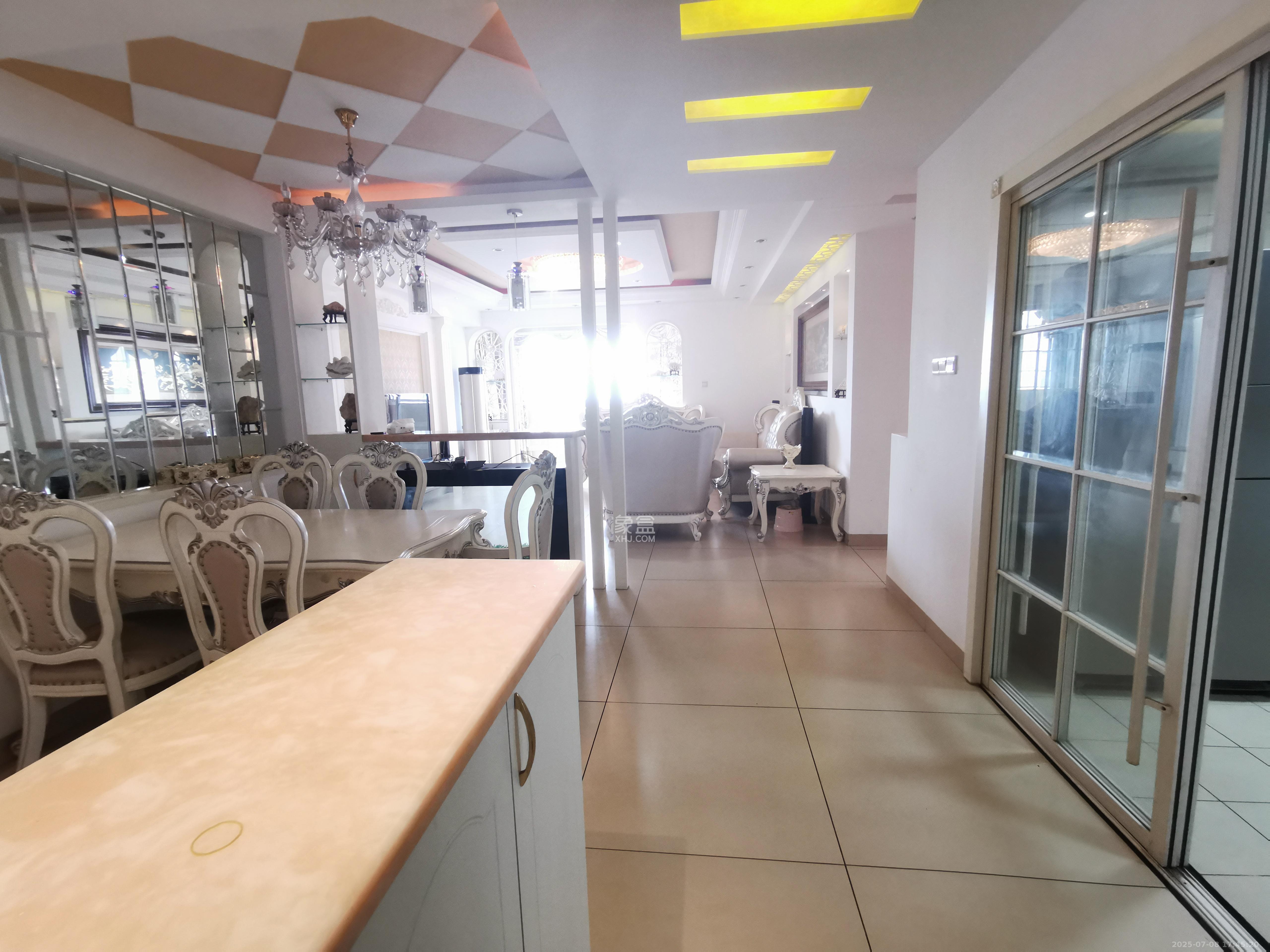 锦璨家园 4室2厅2卫 3500.0元/月 锦璨家园 4室2厅2卫 3500.0元/月室内图