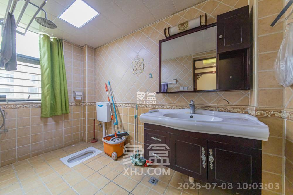 长盛岚庭  3室2厅1卫    2600.0元/月 长盛岚庭  3室2厅1卫    2600.0元/月室内图