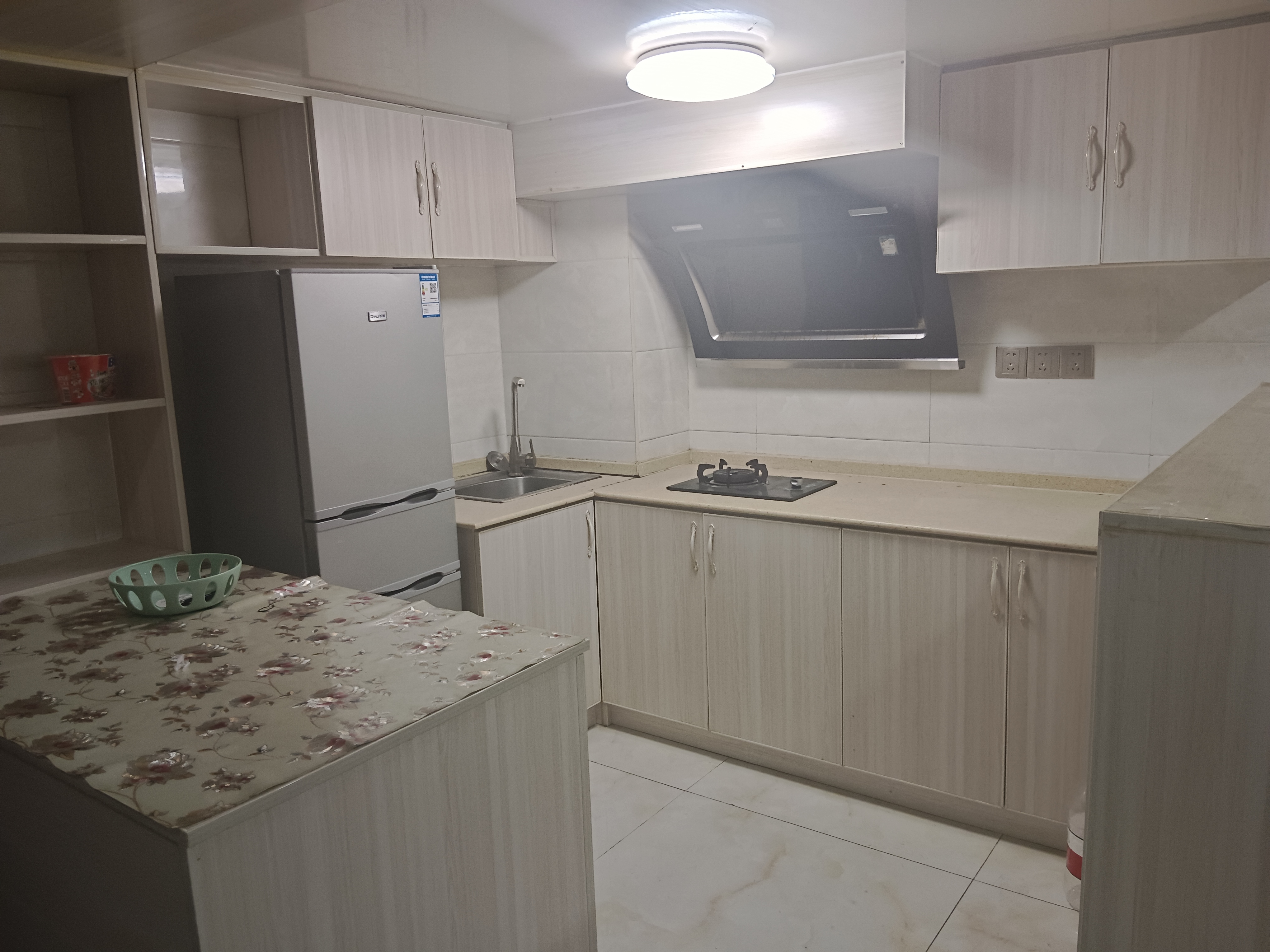 欣天蓝郡 1室1厅1卫 900.0元/月 欣天蓝郡 1室1厅1卫 900.0元/月室内图