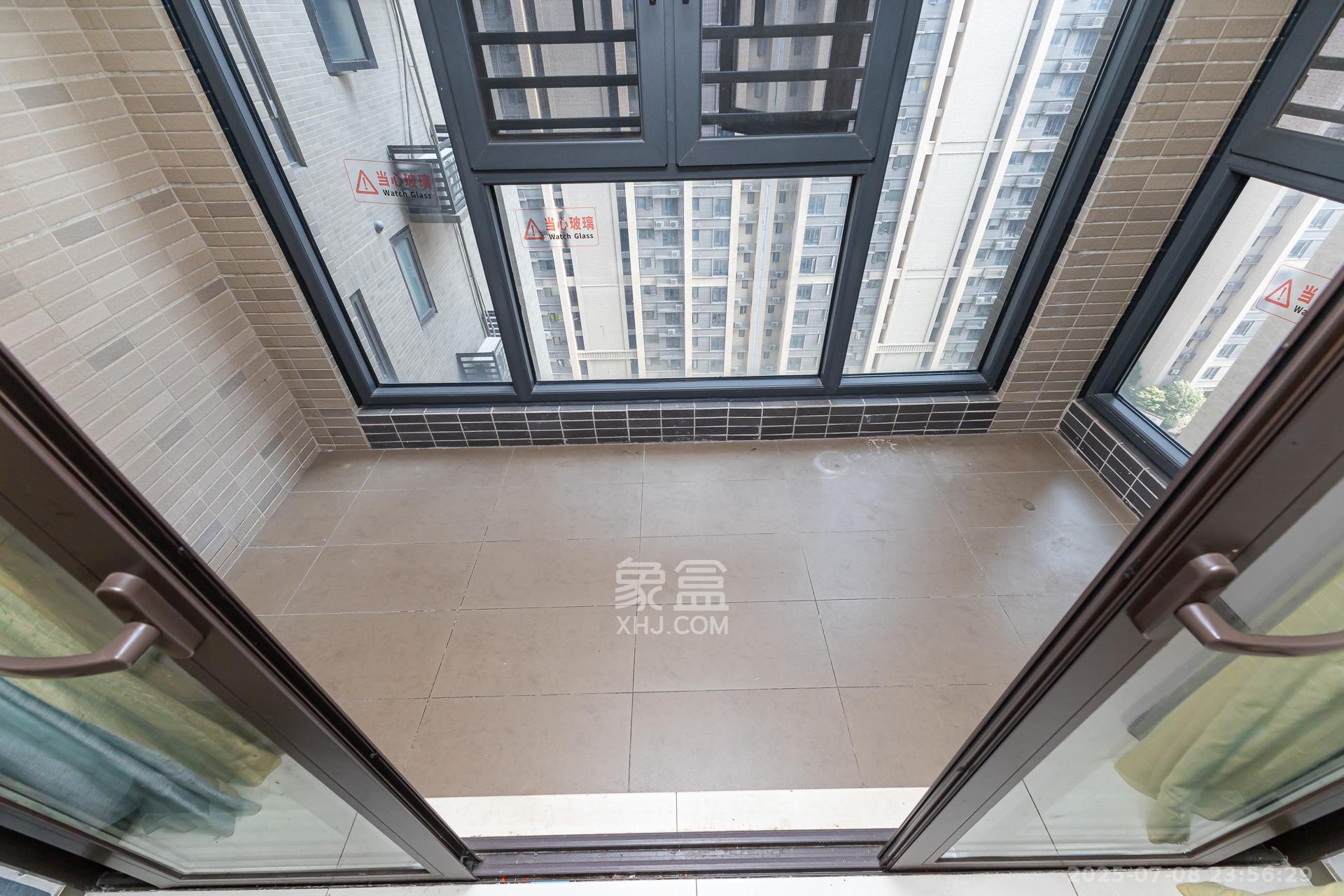 时代倾城五期  3室2厅1卫    98.0万 时代倾城五期  3室2厅1卫    98.0万阳台