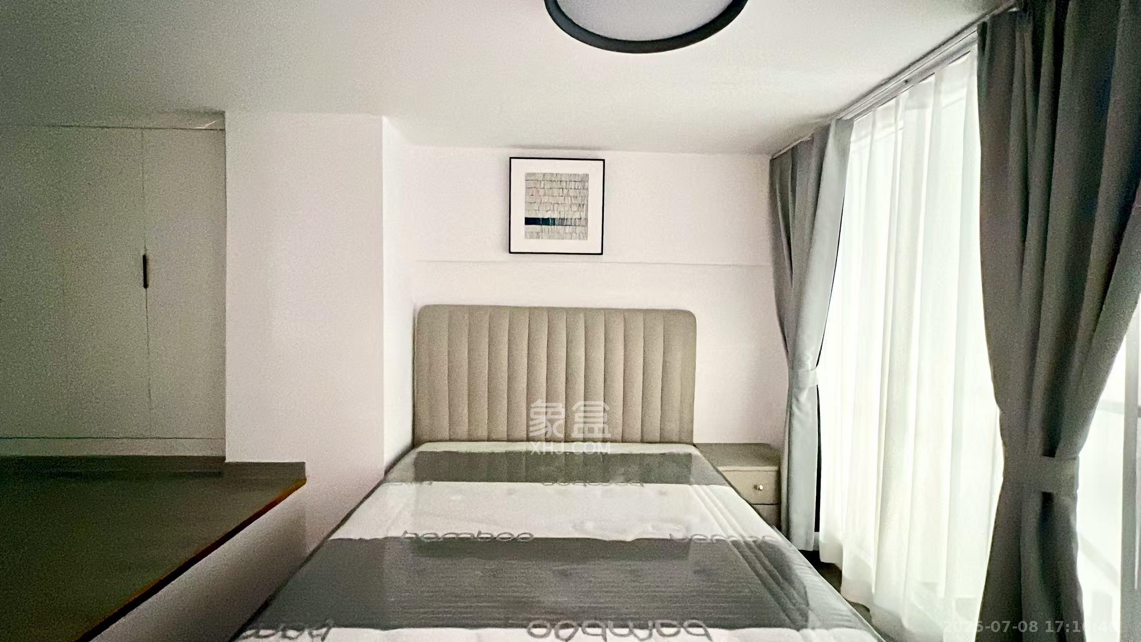 绿地商务广场 1室1厅1卫 2200.0元/月 绿地商务广场 1室1厅1卫 2200.0元/月室内图