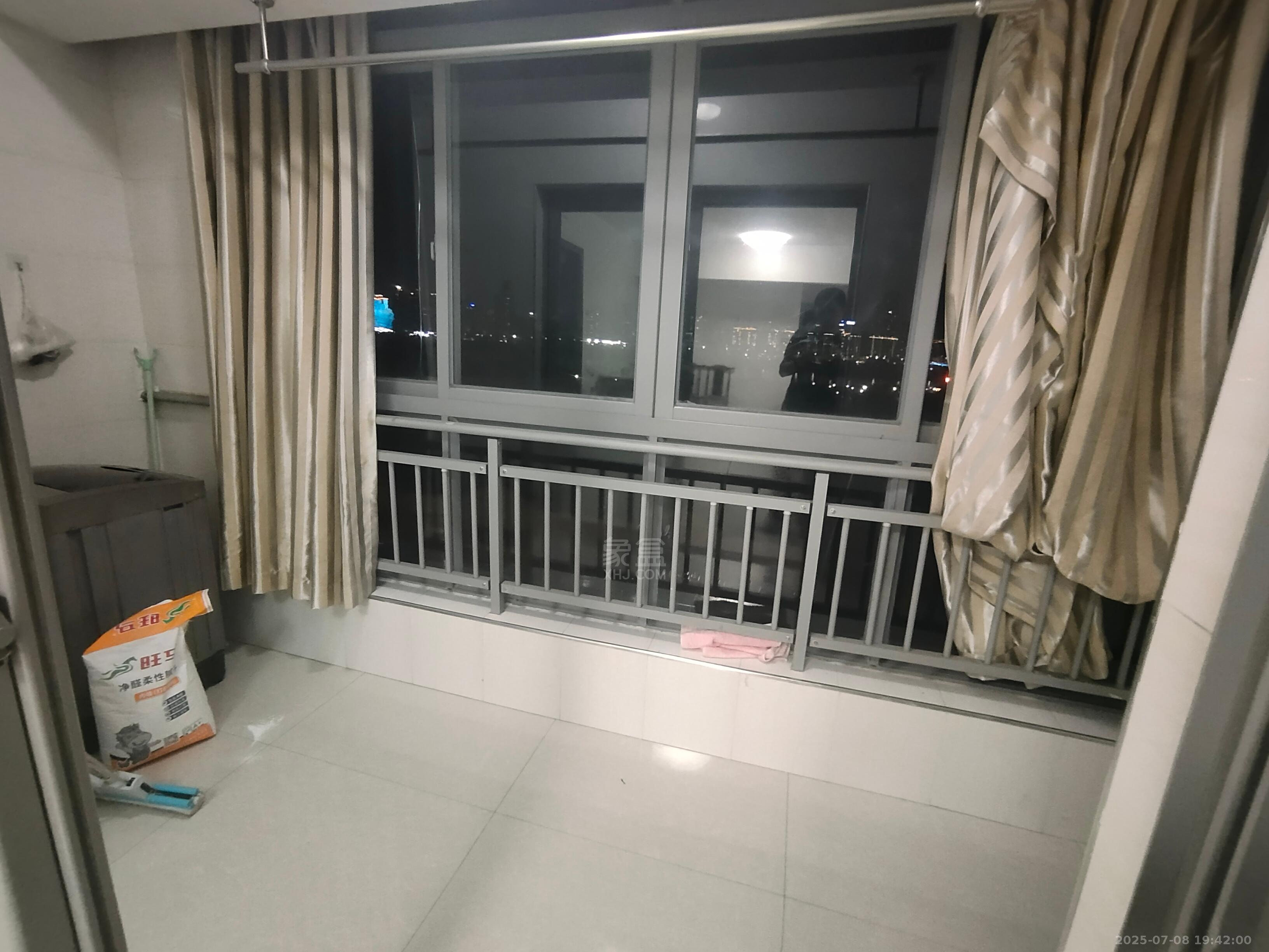 文化园三期  2室1厅1卫   1300.00元/月室内图