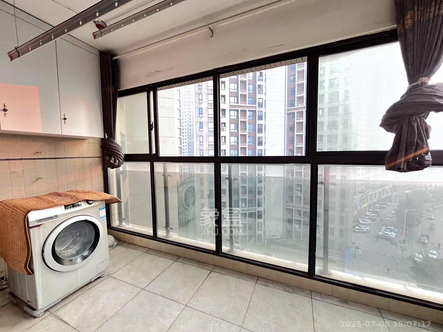 达美D6区 4室2厅2卫 3300.0元/月 达美D6区 4室2厅2卫 3300.0元/月室内图