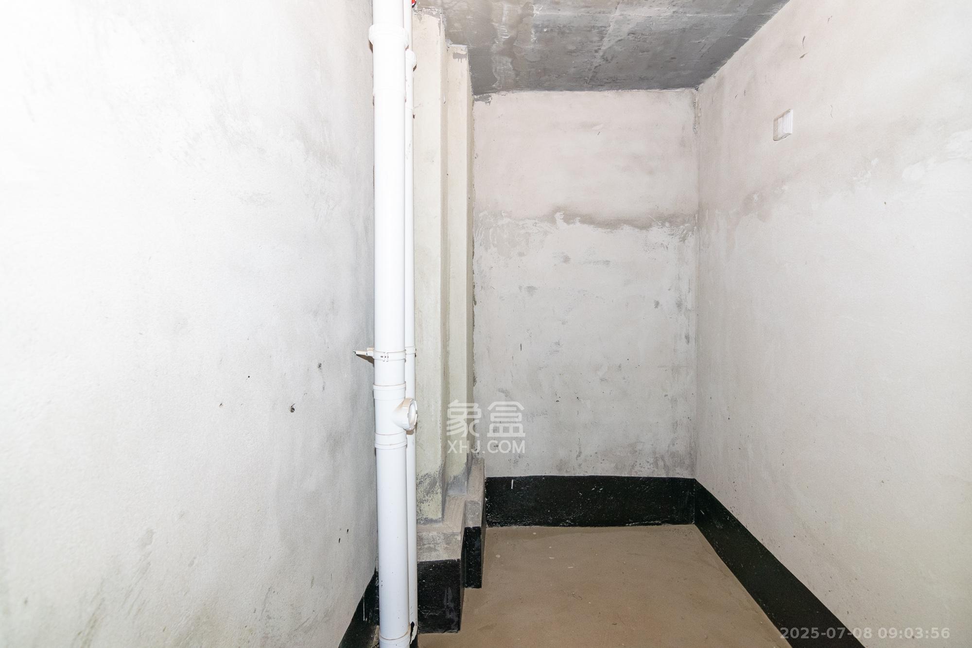 澳海谷山府  4室2厅2卫    1000.0元/月 澳海谷山府  4室2厅2卫    1000.0元/月室内图