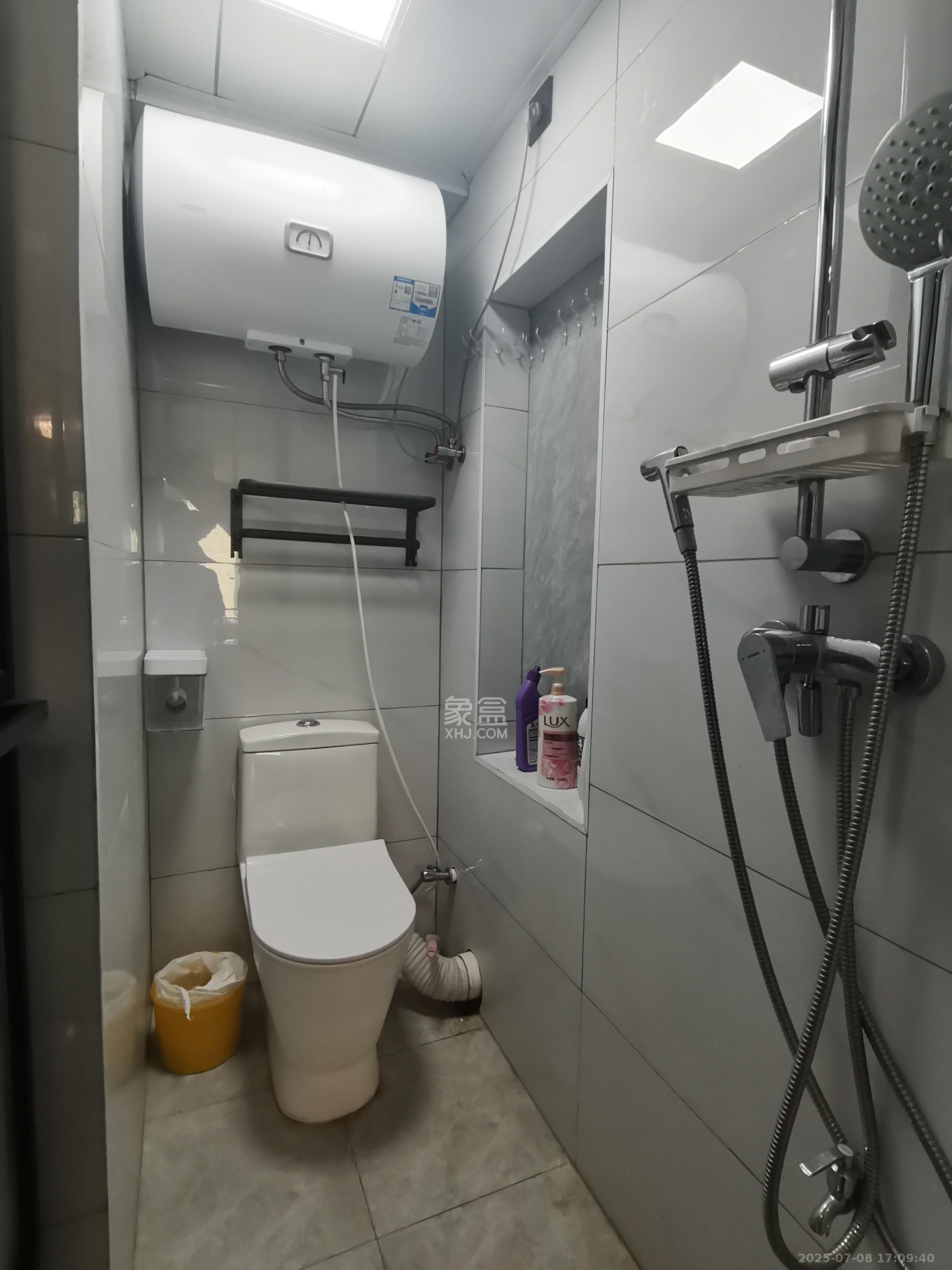 福晟翡翠湾  2室1厅1卫   1800.00元/月室内图