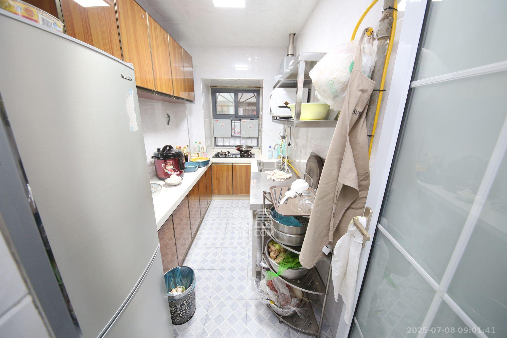 省商务厅宿舍 1室1厅1卫 1800.0元/月 省商务厅宿舍 1室1厅1卫 1800.0元/月室内图