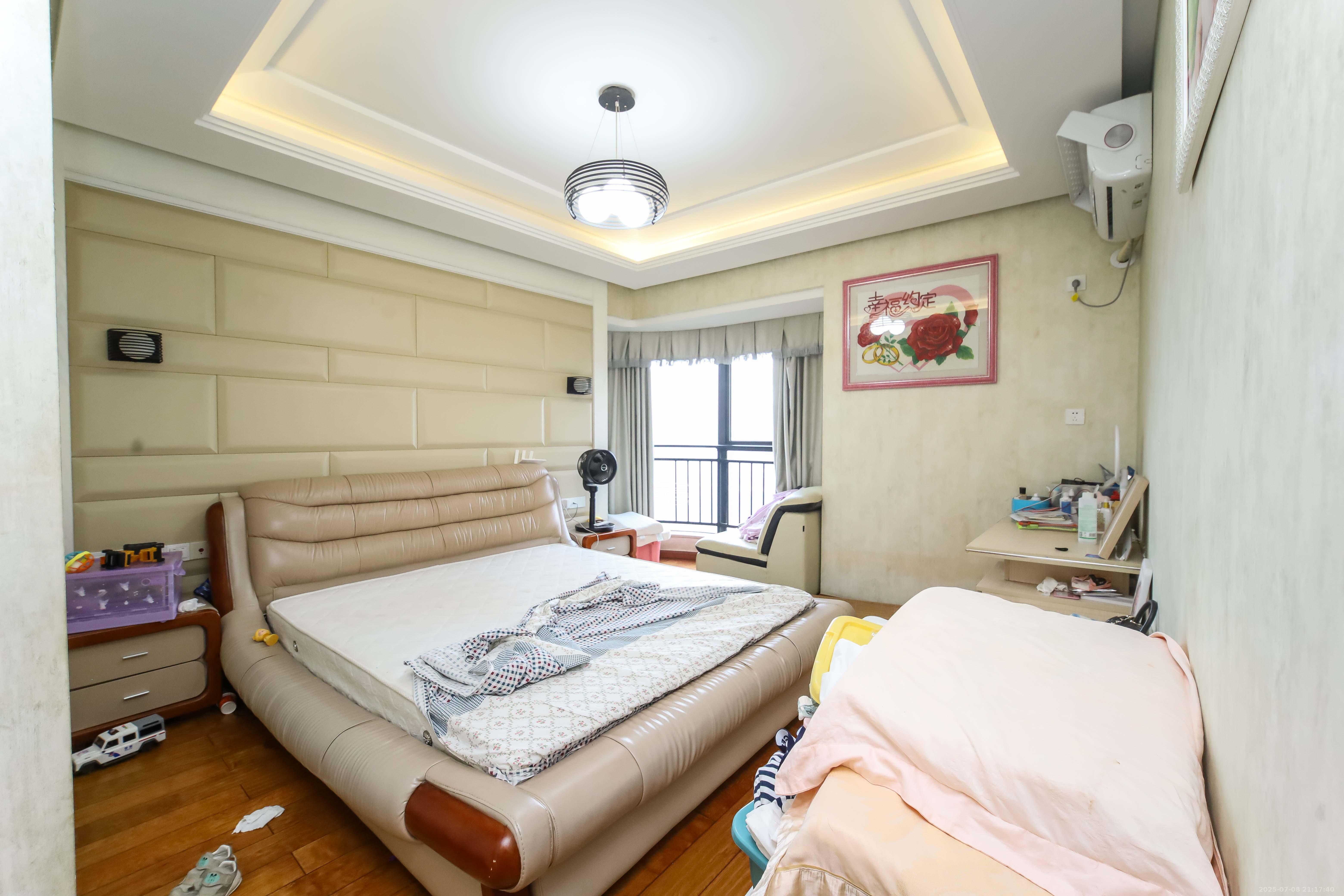 湘域熙岸  4室2厅2卫    210.0万 湘域熙岸  4室2厅2卫    210.0万卧室