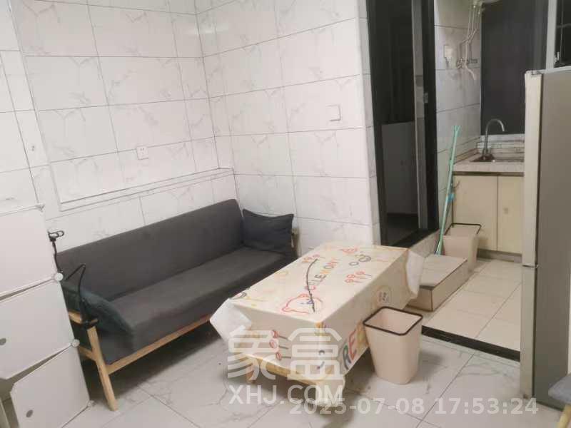 和润园一、二期 1室1厅1卫 1300.0元/月 和润园一、二期 1室1厅1卫 1300.0元/月室内图