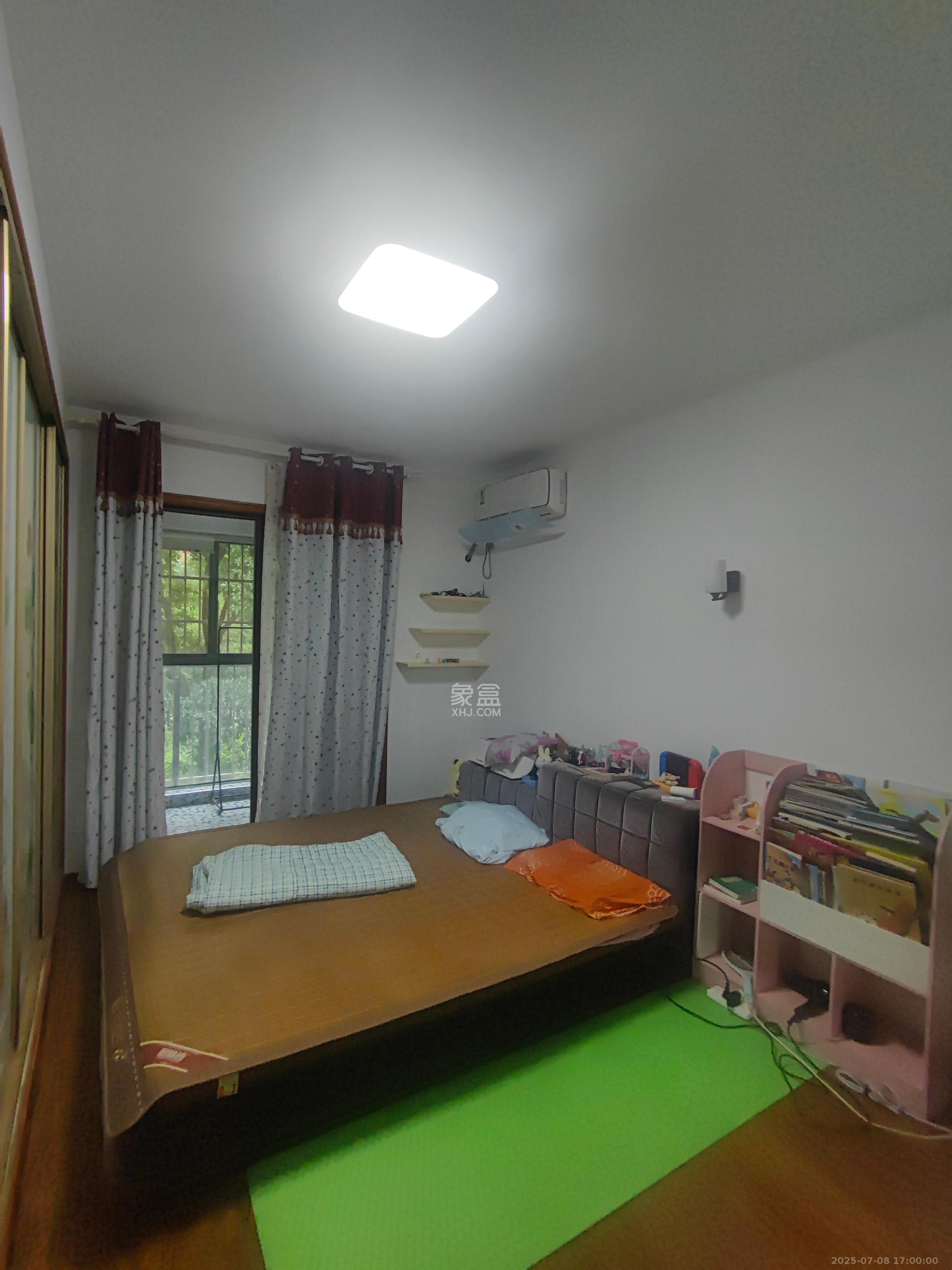 华润凤凰城二期 3室2厅2卫 1800.0元/月 华润凤凰城二期 3室2厅2卫 1800.0元/月室内图