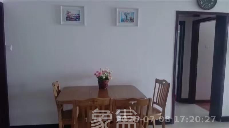 先锋东外滩  2室2厅1卫   2200.00元/月
