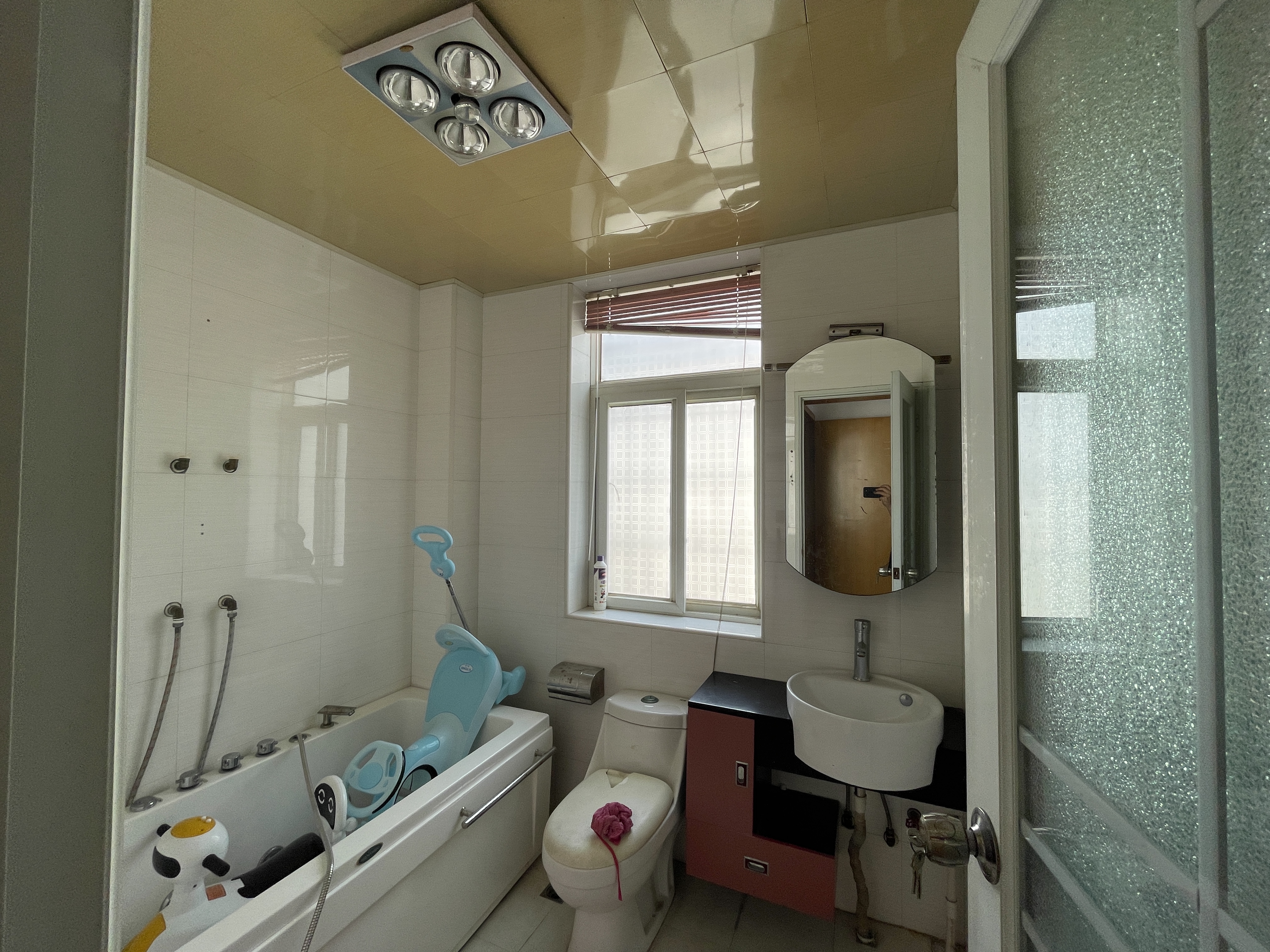 富桥市场 4室2厅2卫 1200.0元/月 富桥市场 4室2厅2卫 1200.0元/月室内图