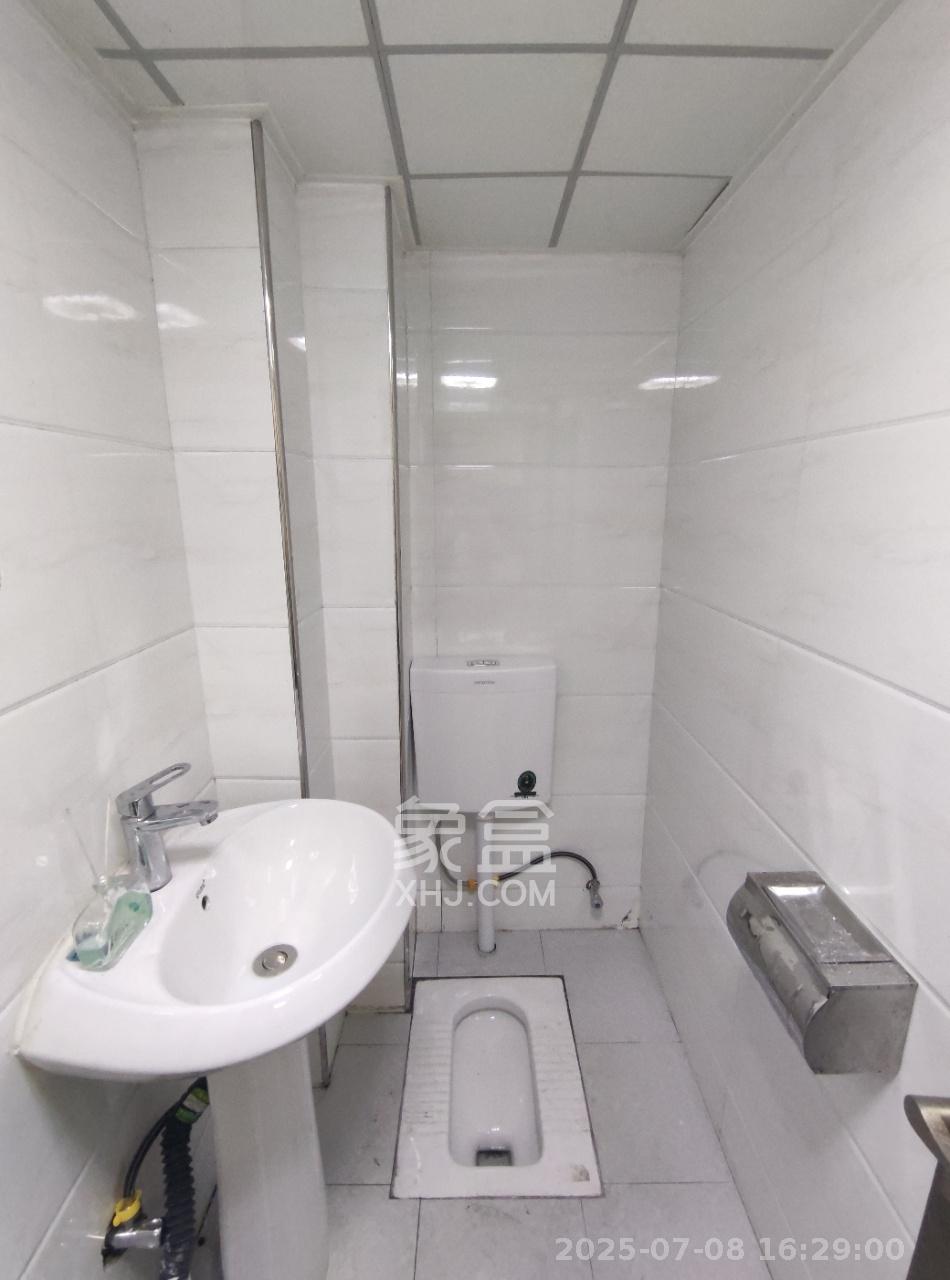 融圣国际 3室2厅2卫 3400.0元/月 融圣国际 3室2厅2卫 3400.0元/月室内图