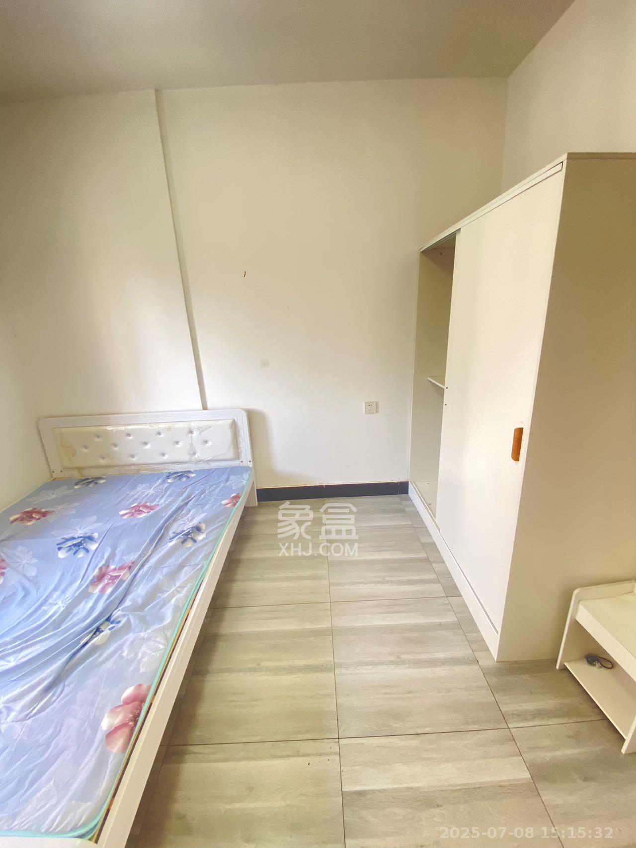绿地新都会  3室1厅1卫    1700.0元/月室内图