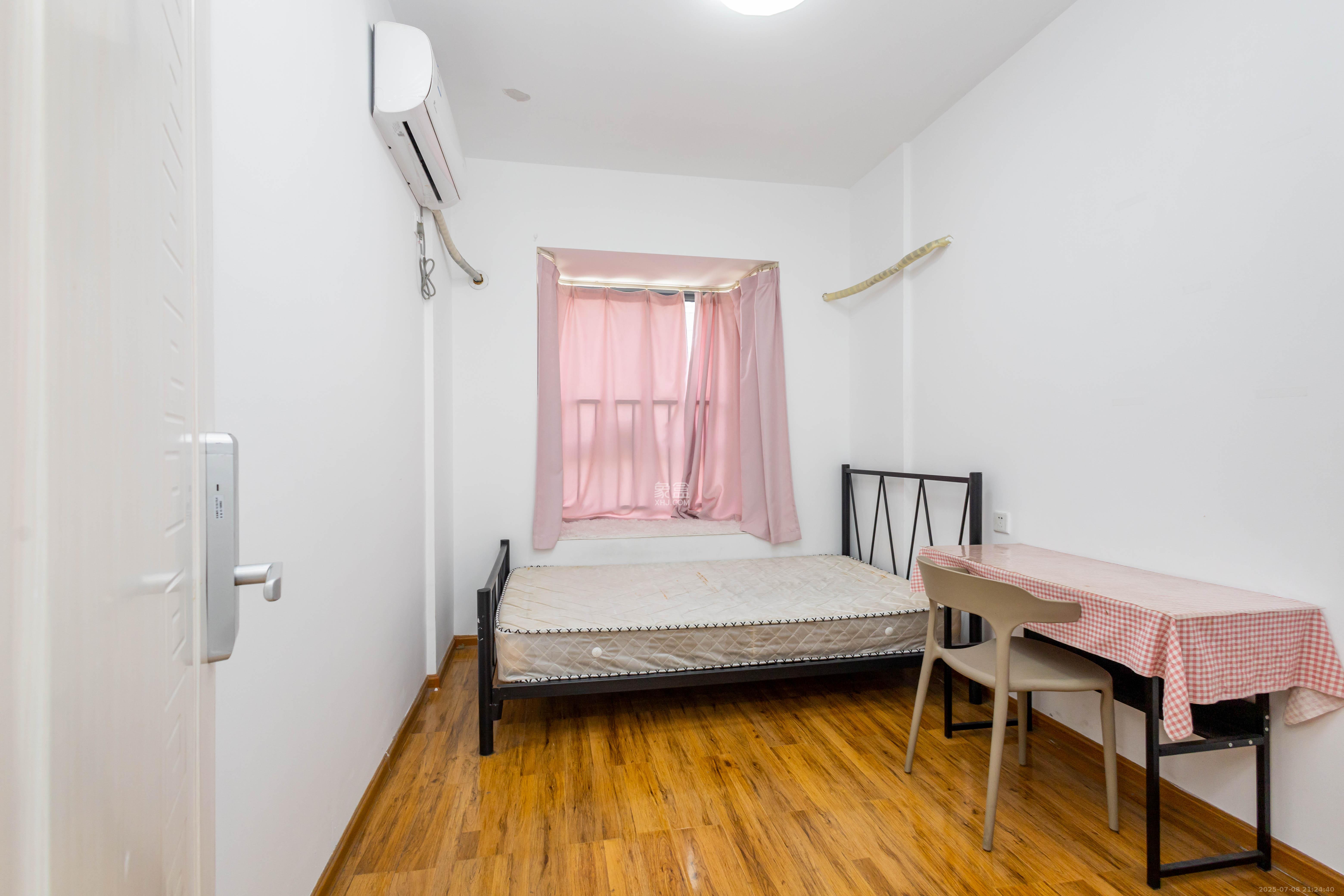 东业上城嘉苑(晟悦国际) 4室2厅2卫 84.0万 东业上城嘉苑(晟悦国际) 4室2厅2卫 84.0万卧室