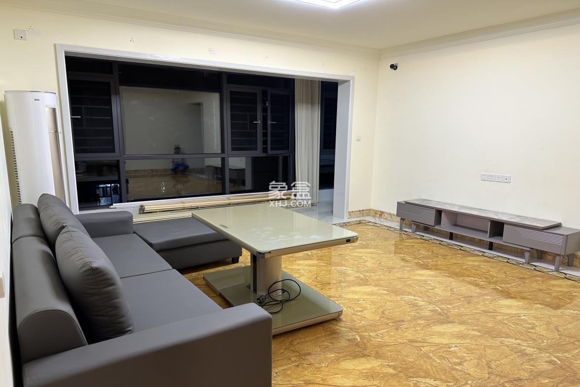 碧桂园豪园 4室2厅2卫 2000.0元/月 碧桂园豪园 4室2厅2卫 2000.0元/月室内图