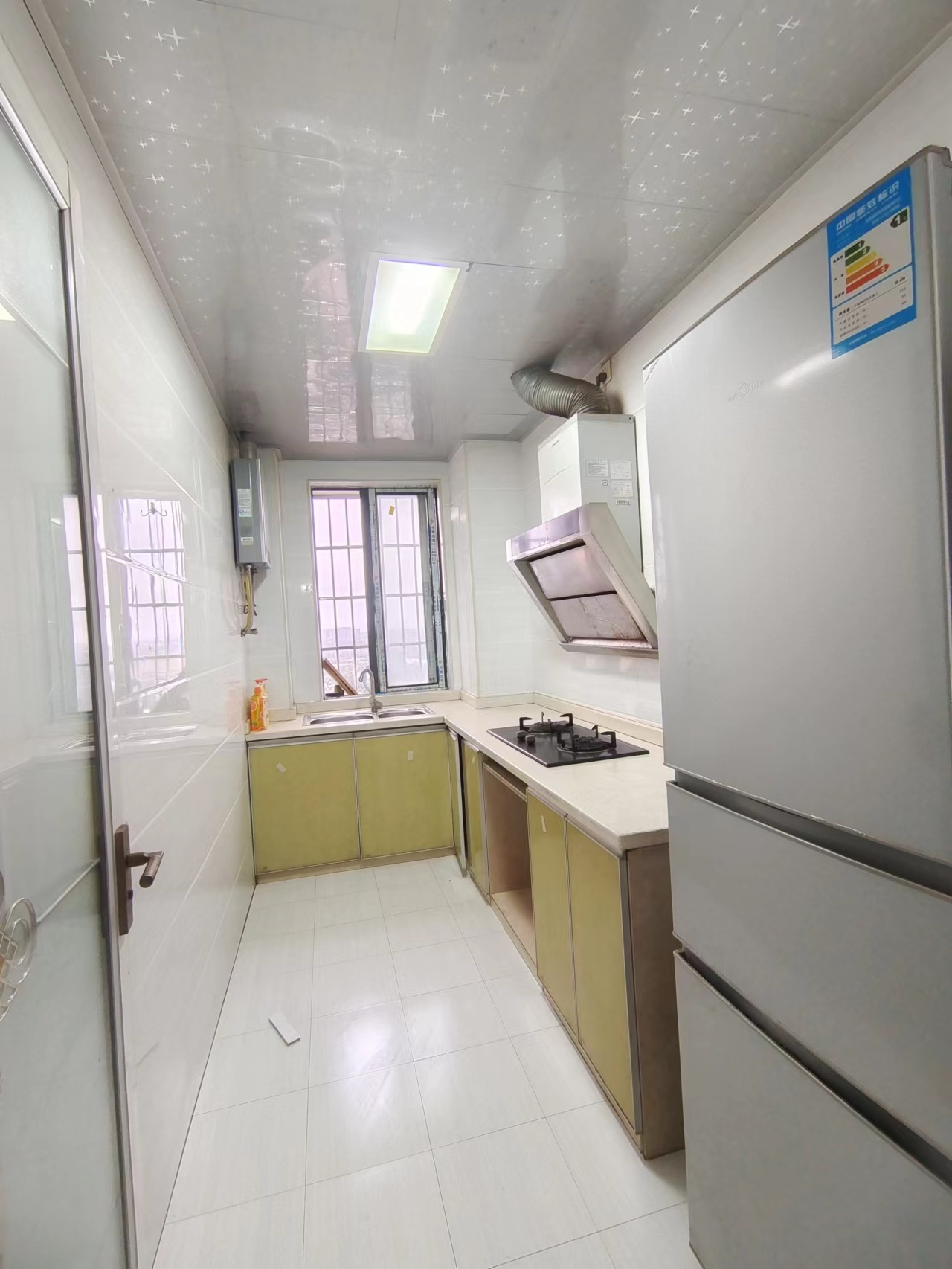 长和广场 2室2厅1卫 1700.0元/月 长和广场 2室2厅1卫 1700.0元/月室内图