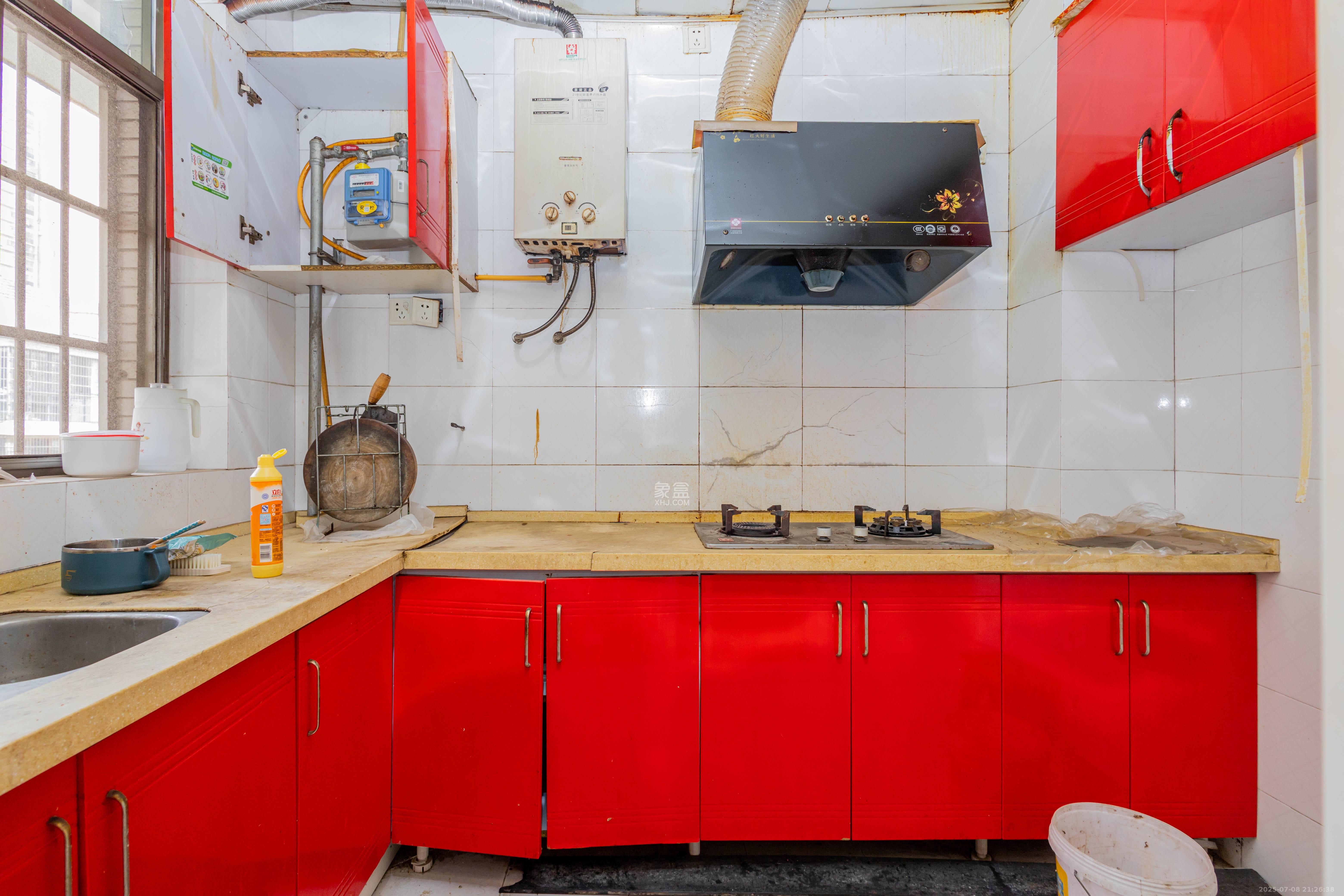 圣力华苑 5室0厅0卫 65.0万 圣力华苑 5室0厅0卫 65.0万厨房