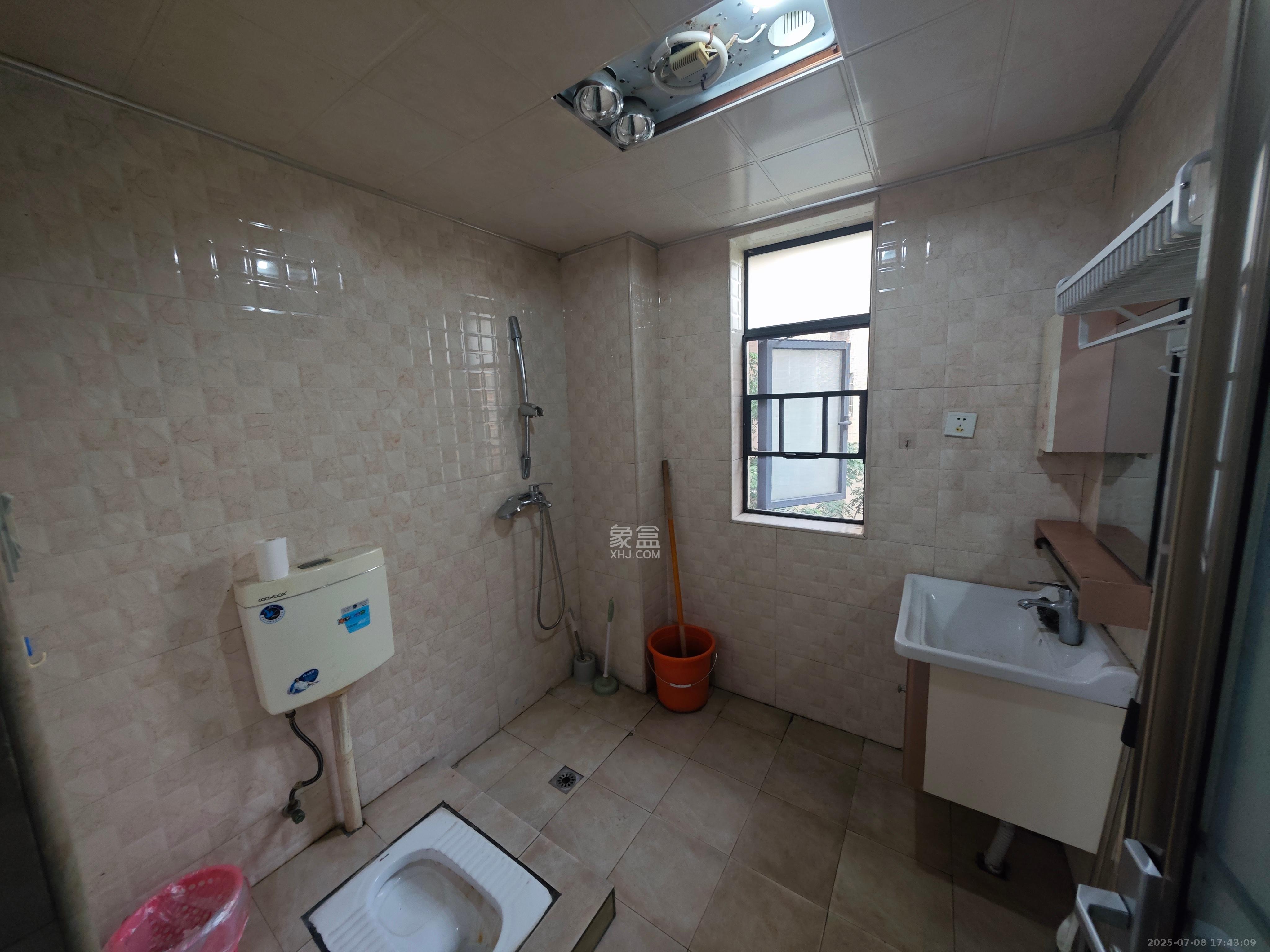 上峰苑(兰亭玥岛) 2室2厅1卫 1800.0元/月 上峰苑(兰亭玥岛) 2室2厅1卫 1800.0元/月室内图