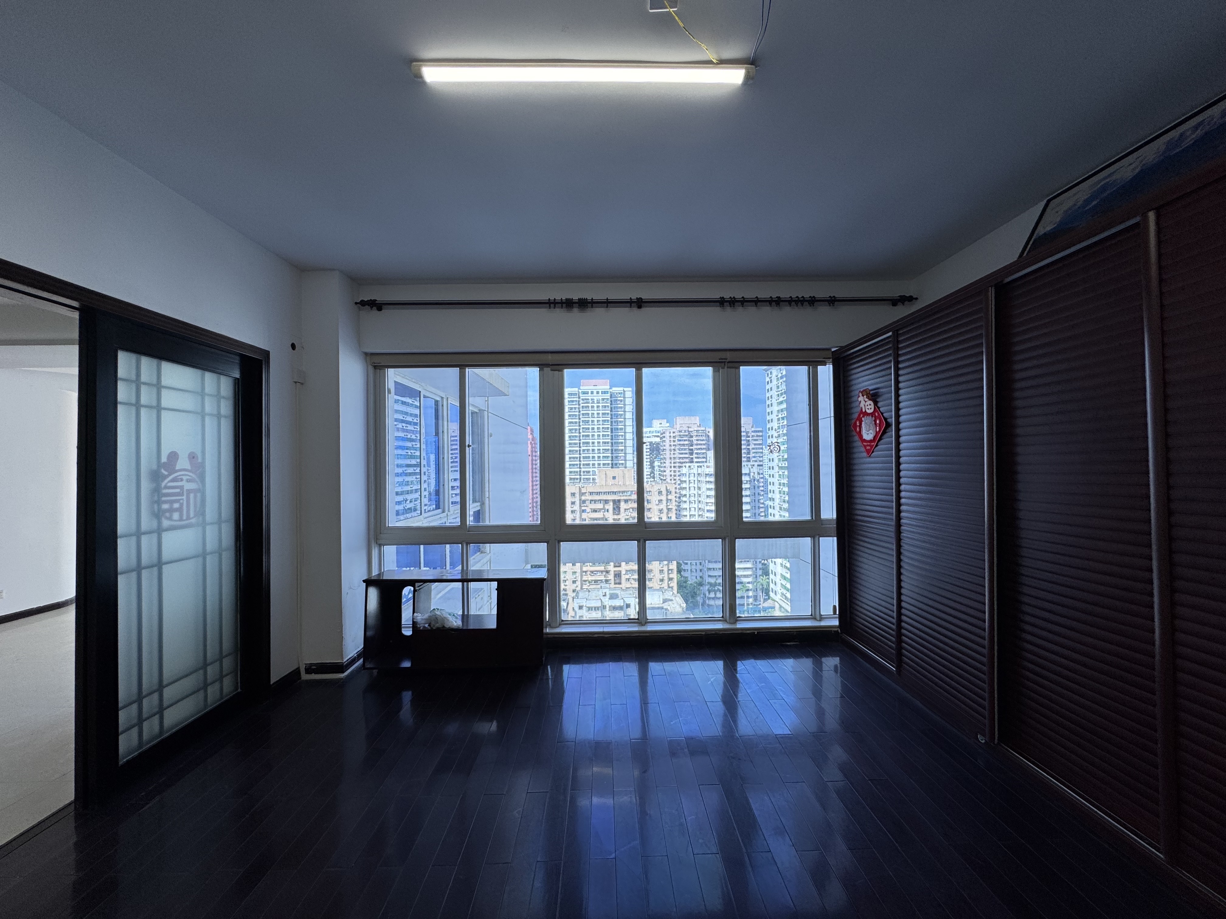 美银大厦  3室2厅2卫   8100.00元/月室内图