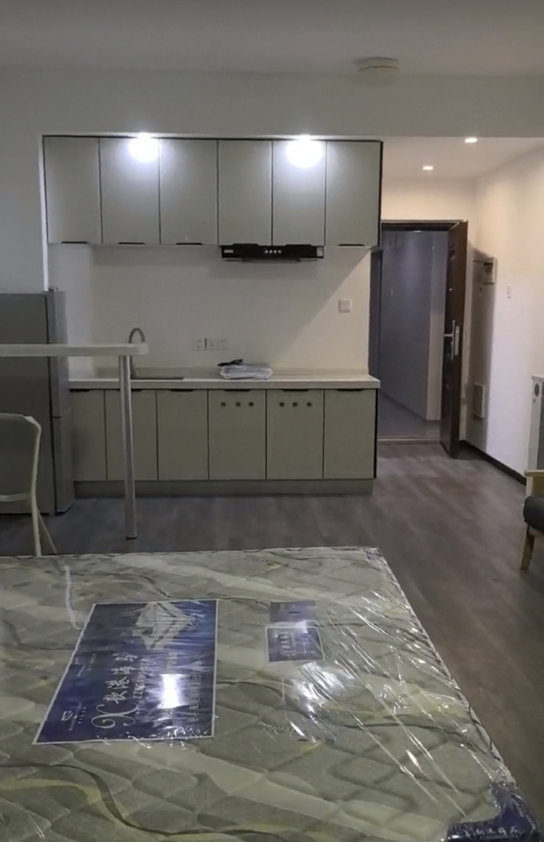 和谐家园(锦和广场) 1室1厅1卫 90.0万 和谐家园(锦和广场) 1室1厅1卫 90.0万客厅