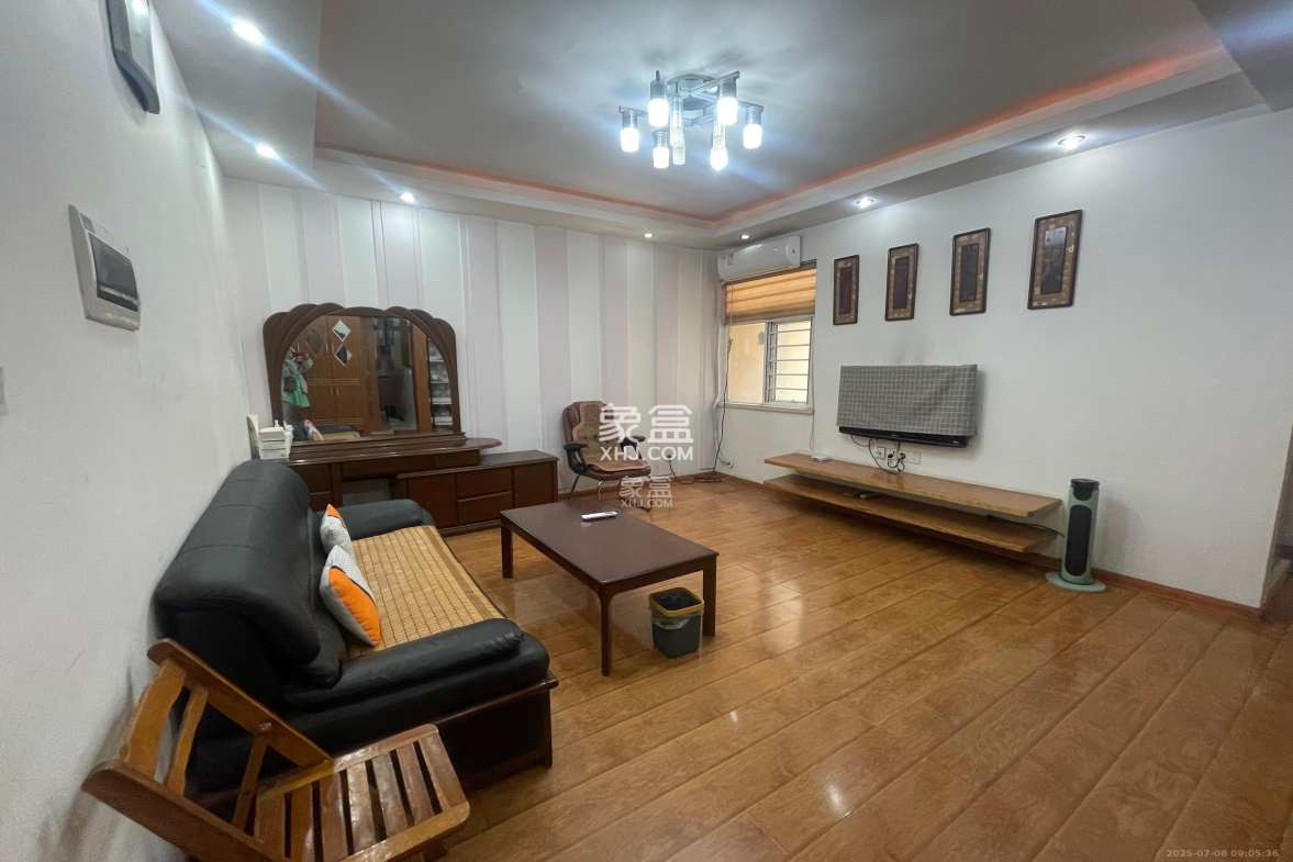 宏泽佳园 3室1厅1卫 3500.0元/月 宏泽佳园 3室1厅1卫 3500.0元/月室内图