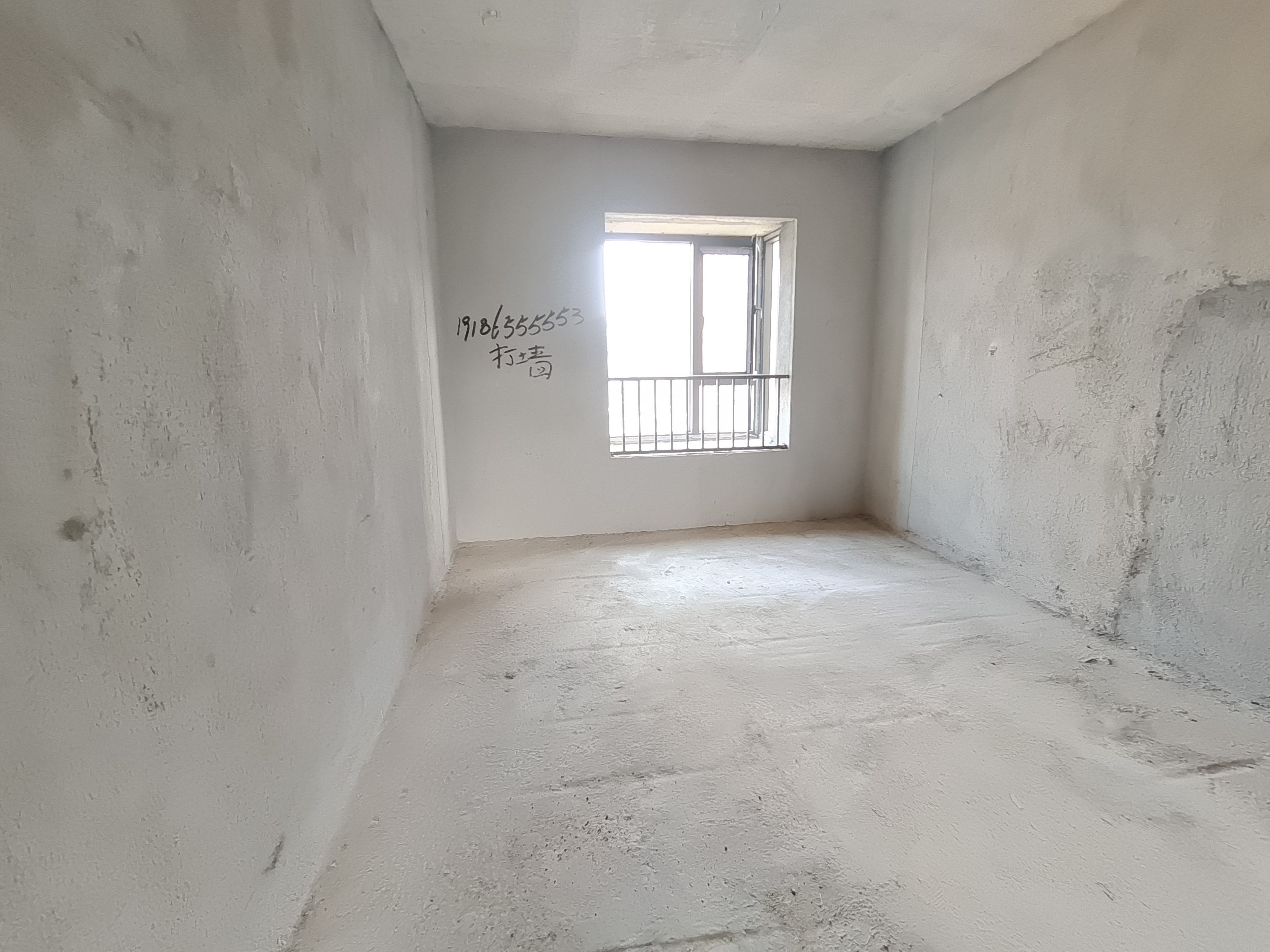 德馨苑 4室2厅2卫 76.8万 德馨苑 4室2厅2卫 76.8万客厅