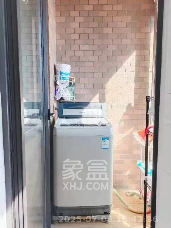 康桥长郡  3室2厅2卫   2000.00元/月室内图