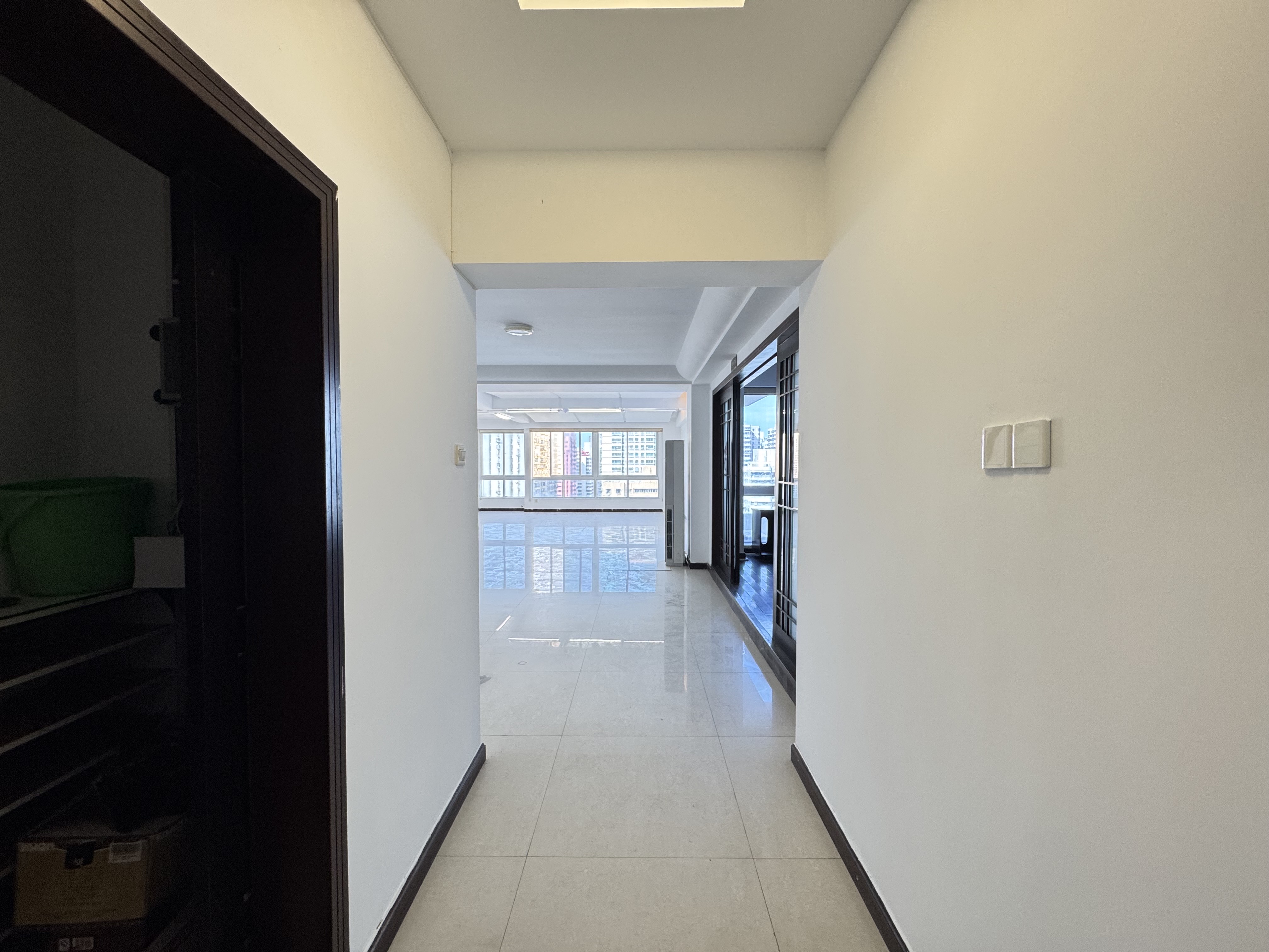 美银大厦 3室2厅2卫 8100.0元/月 美银大厦 3室2厅2卫 8100.0元/月室内图