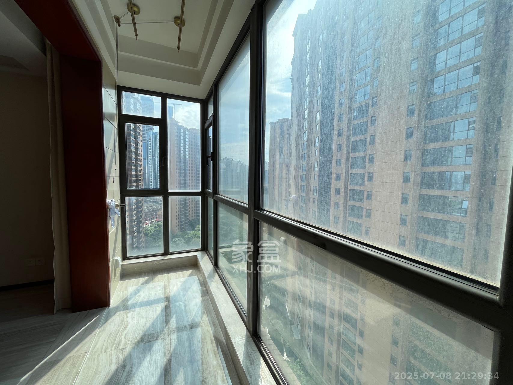 运达中央广场一、二期  2室2厅1卫    6500.0元/月 运达中央广场一、二期  2室2厅1卫    6500.0元/月室内图