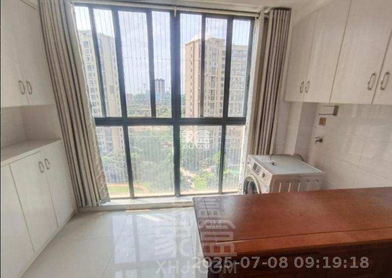 武广国际学苑 3室2厅2卫 2200.0元/月 武广国际学苑 3室2厅2卫 2200.0元/月室内图