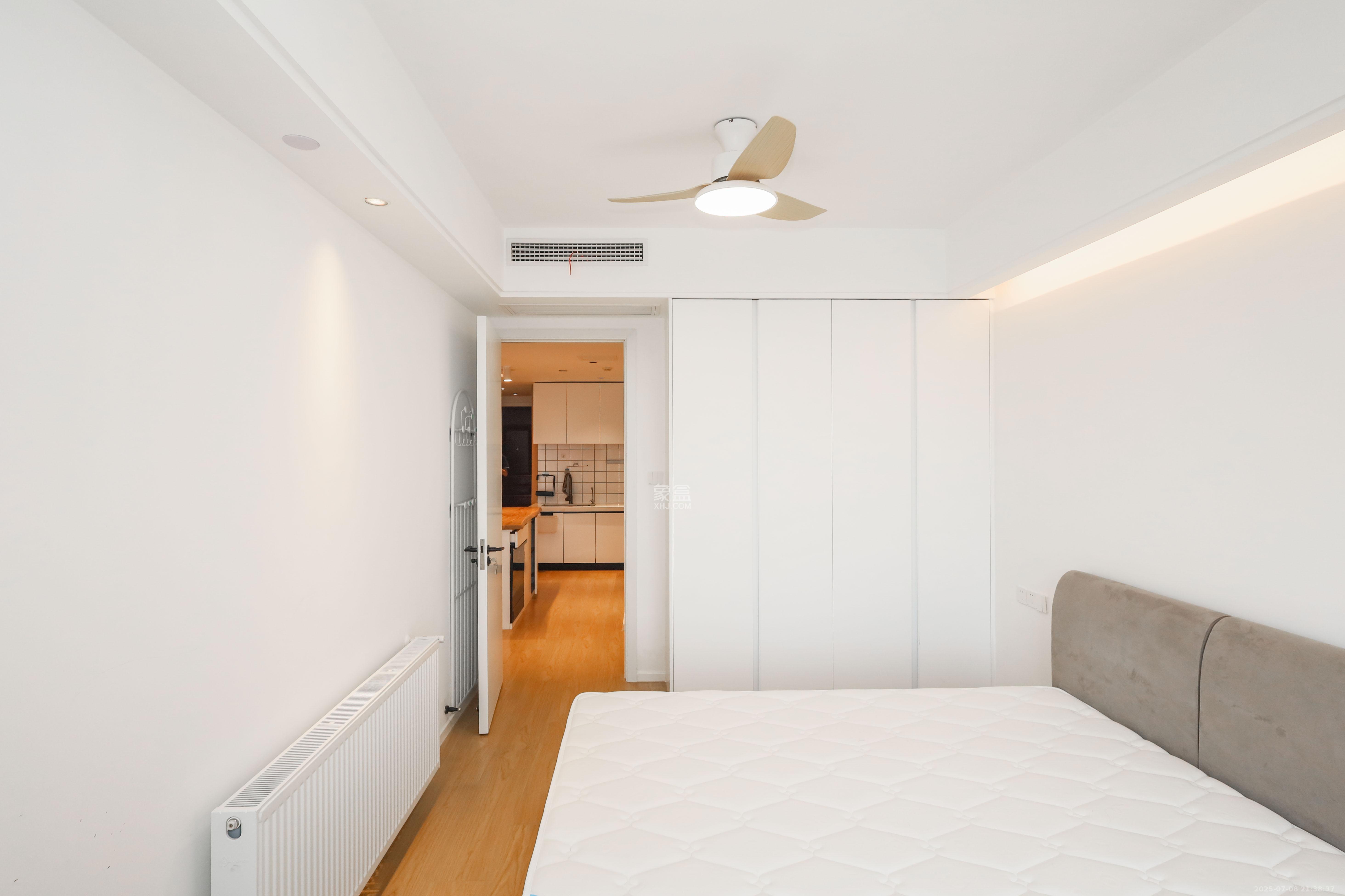 建发央著  4室2厅2卫    235.0万卧室