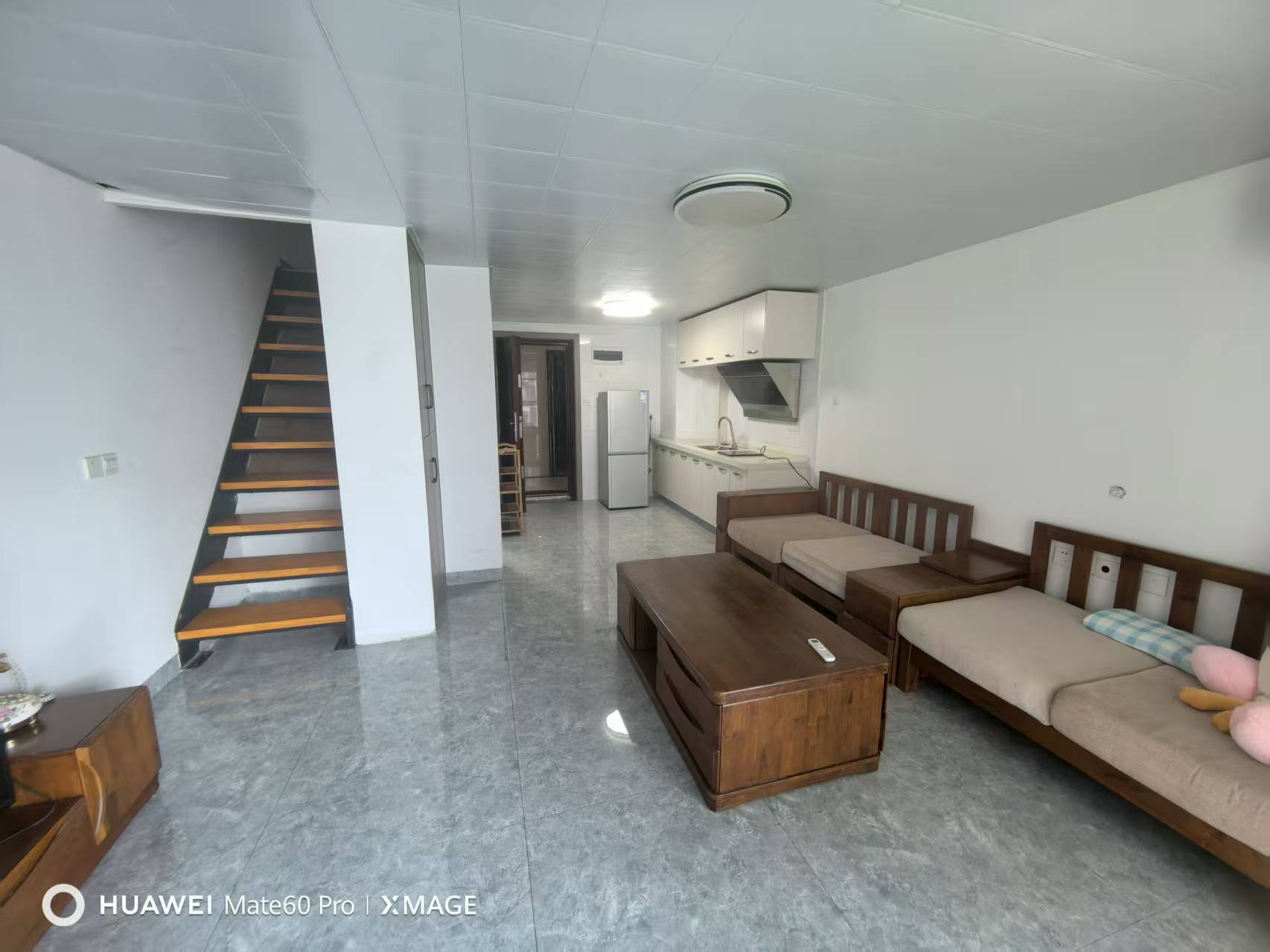 领御一方中心 1室1厅1卫 1200.0元/月 领御一方中心 1室1厅1卫 1200.0元/月室内图