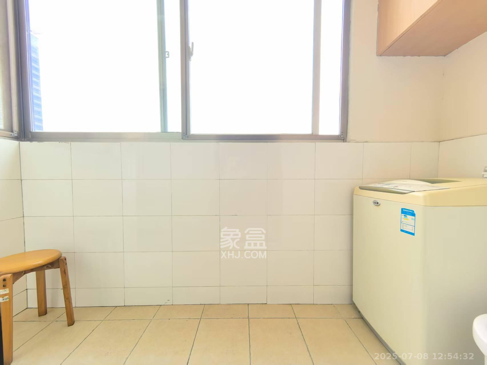 西岸润泽府  3室2厅2卫   2800.00元/月室内图