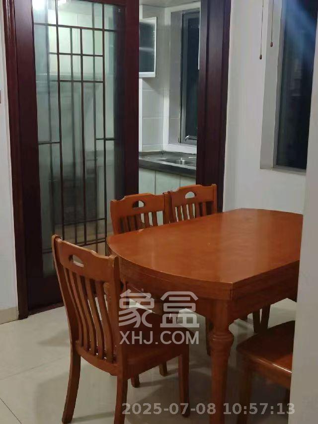 新城新世界一二三期  2室1厅1卫   2500.00元/月室内图