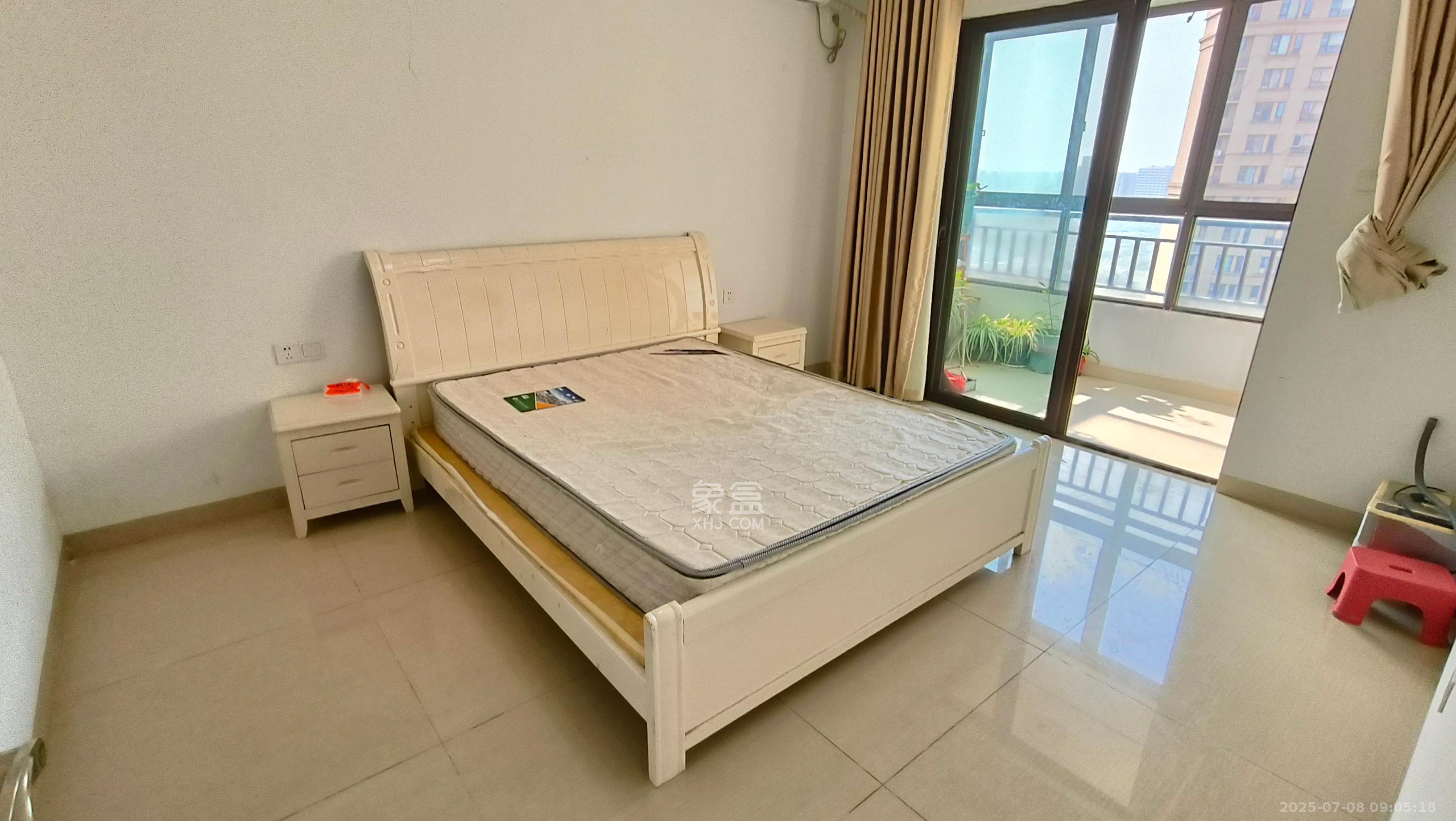 华润橡树湾  3室2厅2卫    2200.0元/月 华润橡树湾  3室2厅2卫    2200.0元/月室内图