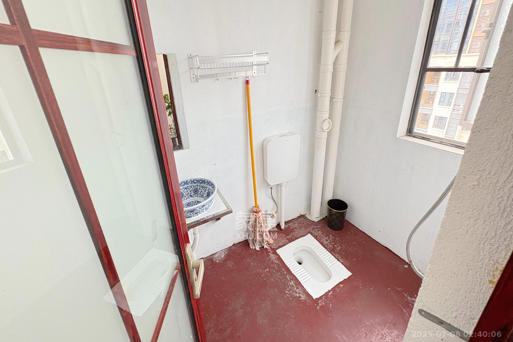 尚清雅苑 3室2厅2卫 158.0万 尚清雅苑 3室2厅2卫 158.0万卫生间