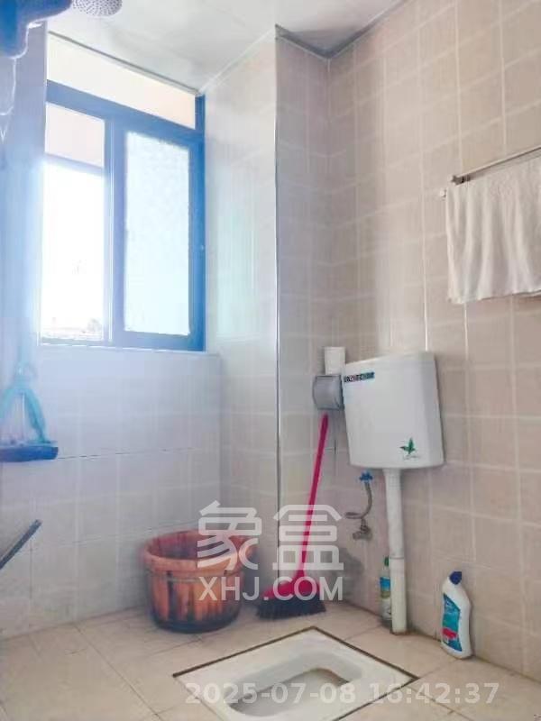 康桥长郡  3室2厅2卫   2000.00元/月室内图