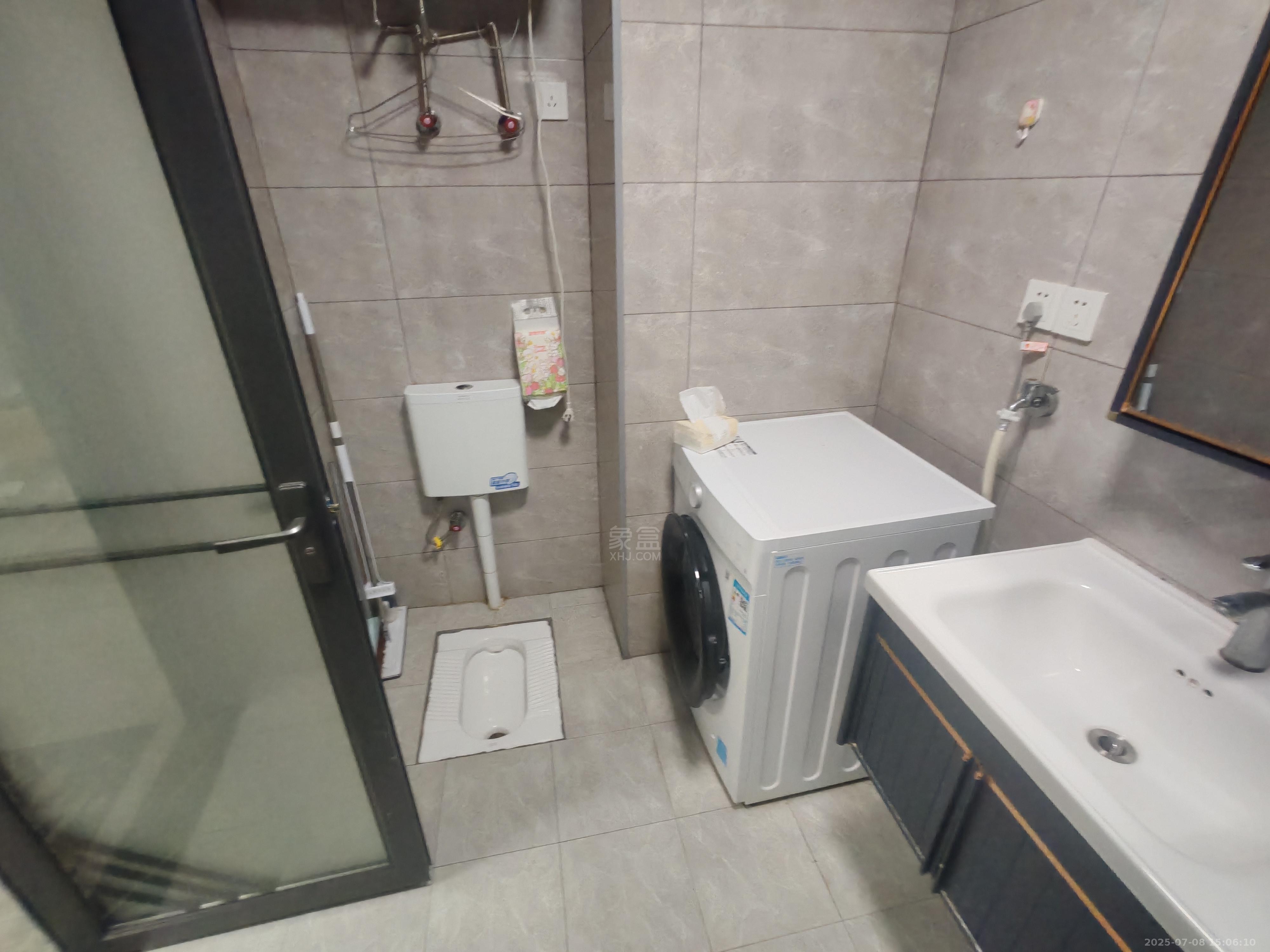 朗廷览江  1室1厅1卫   1400.00元/月室内图