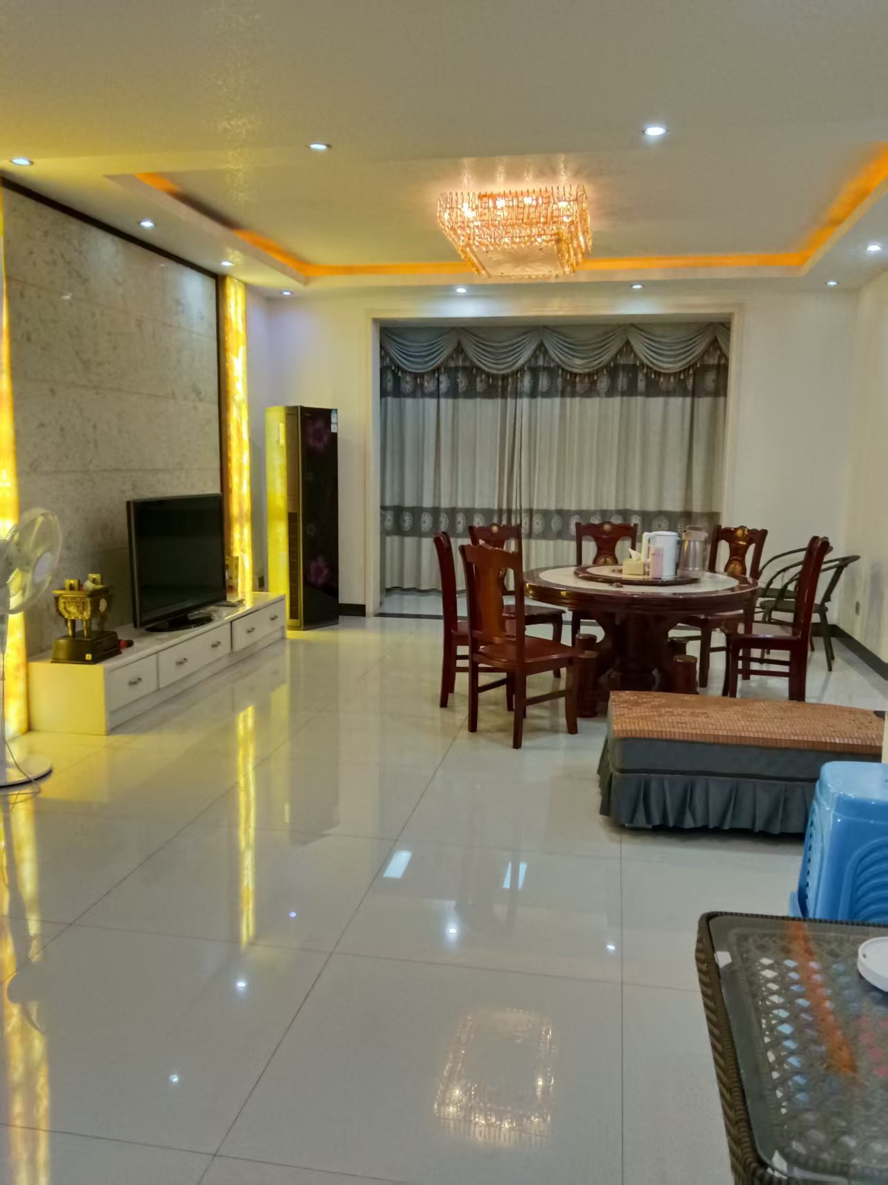 湘中园 3室2厅2卫 88.8万 湘中园 3室2厅2卫 88.8万客厅