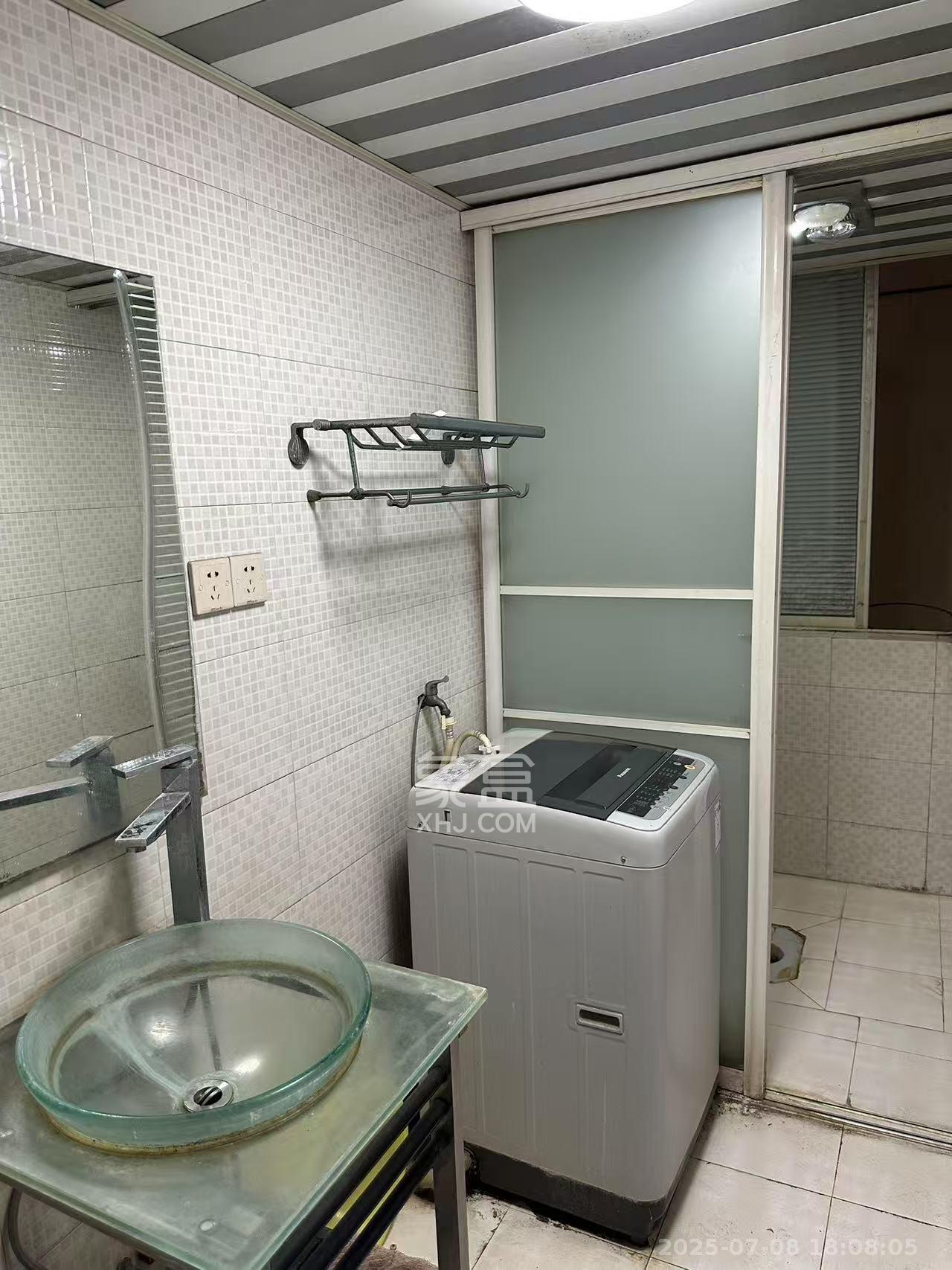 一心花苑  3室2厅2卫   2600.00元/月室内图